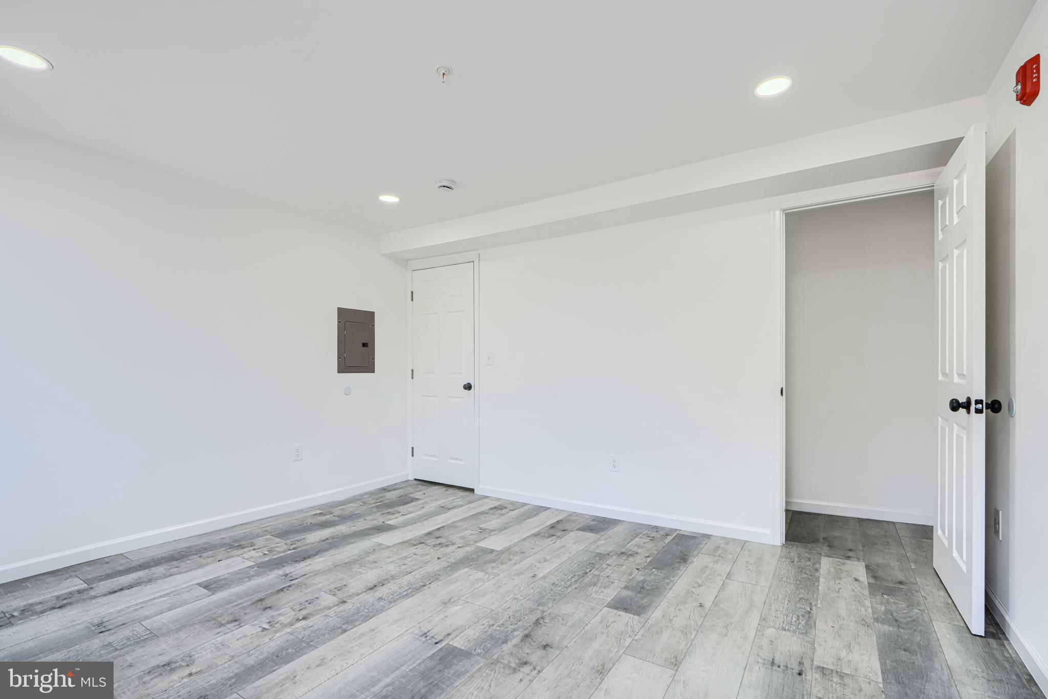 HOLLINS MARKET - Commercial Sale