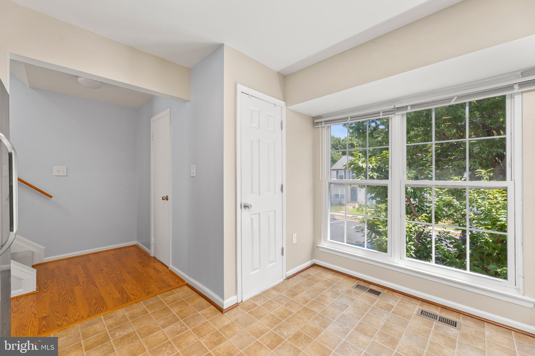 SINGLETONS GROVE - Residential Lease
