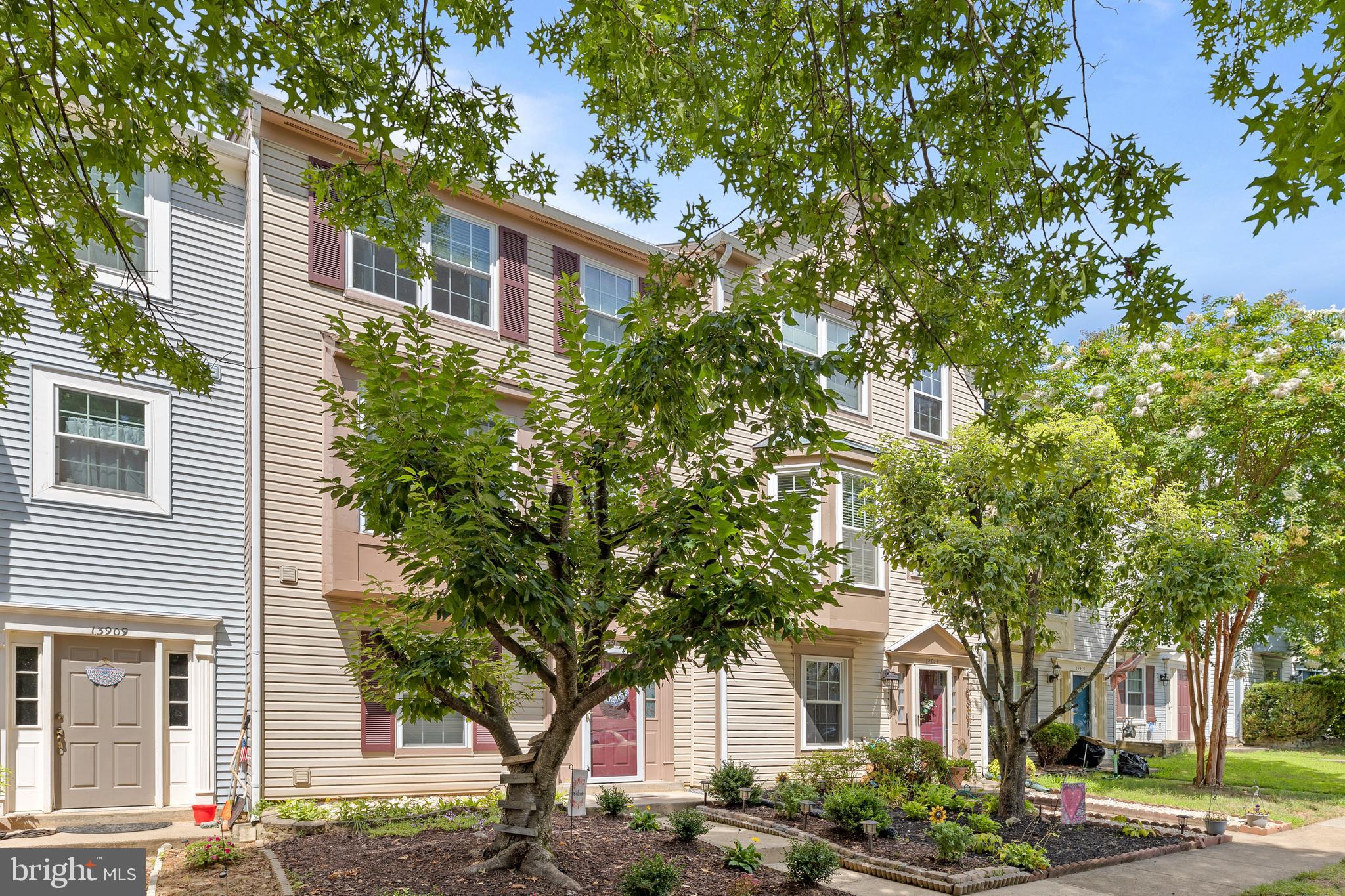 SINGLETONS GROVE - Residential Lease