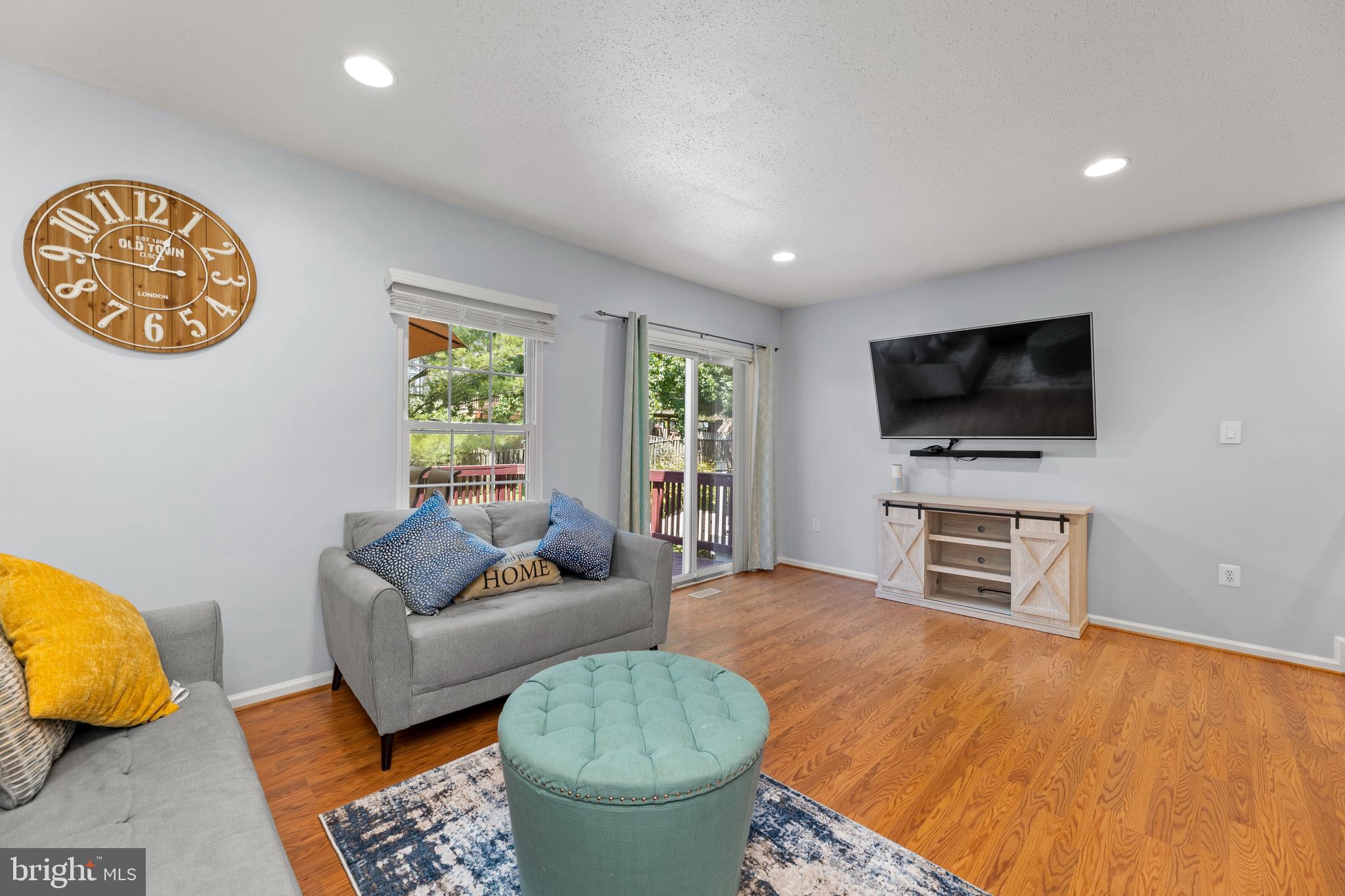 SINGLETONS GROVE - Residential Lease