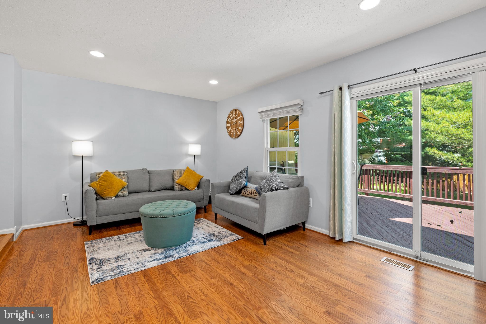 SINGLETONS GROVE - Residential Lease