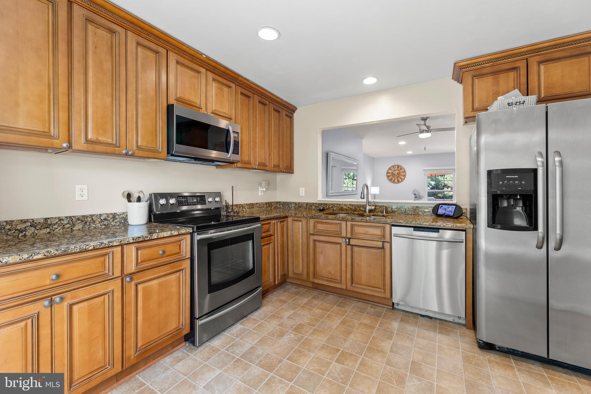 SINGLETONS GROVE - Residential Lease