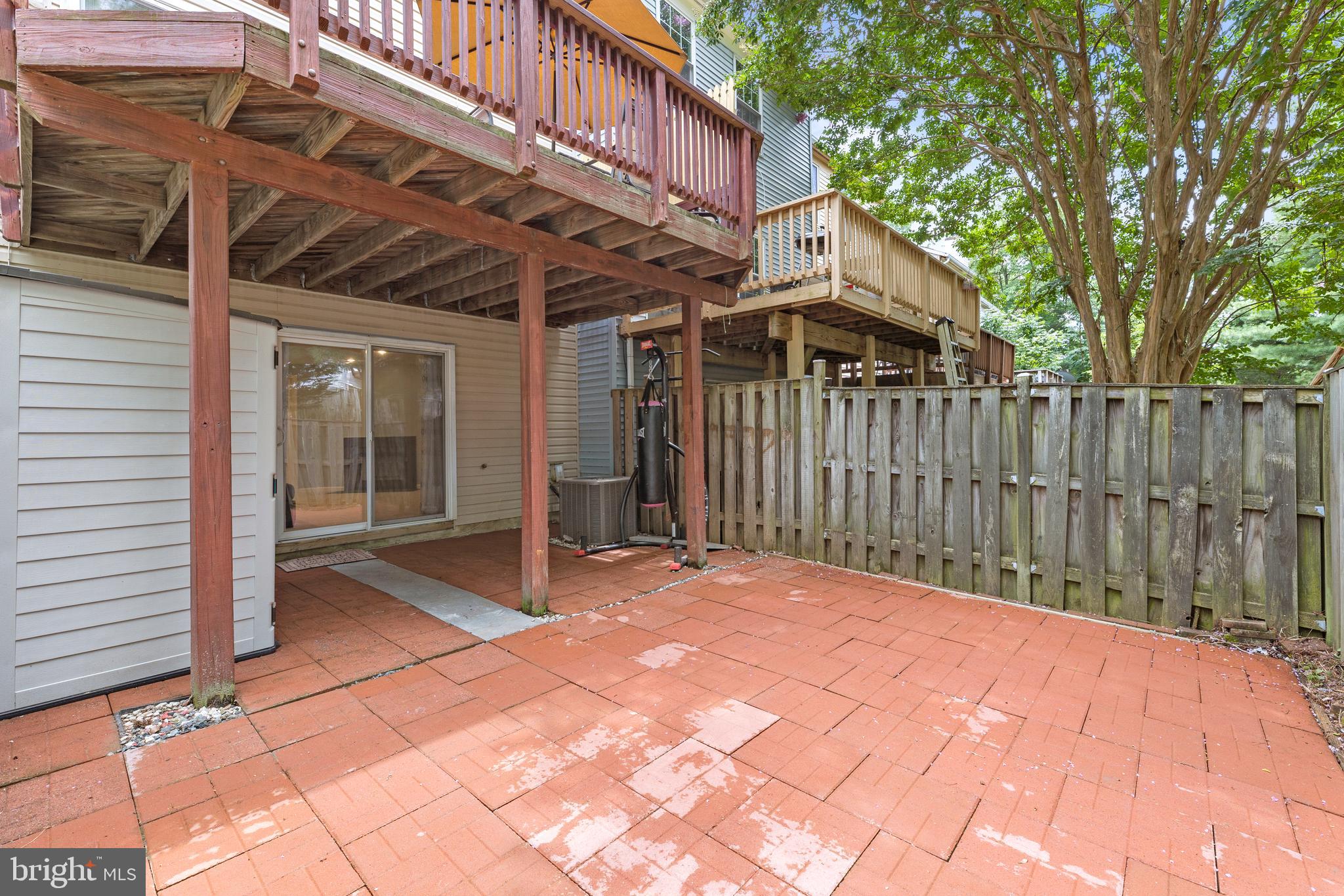 SINGLETONS GROVE - Residential Lease