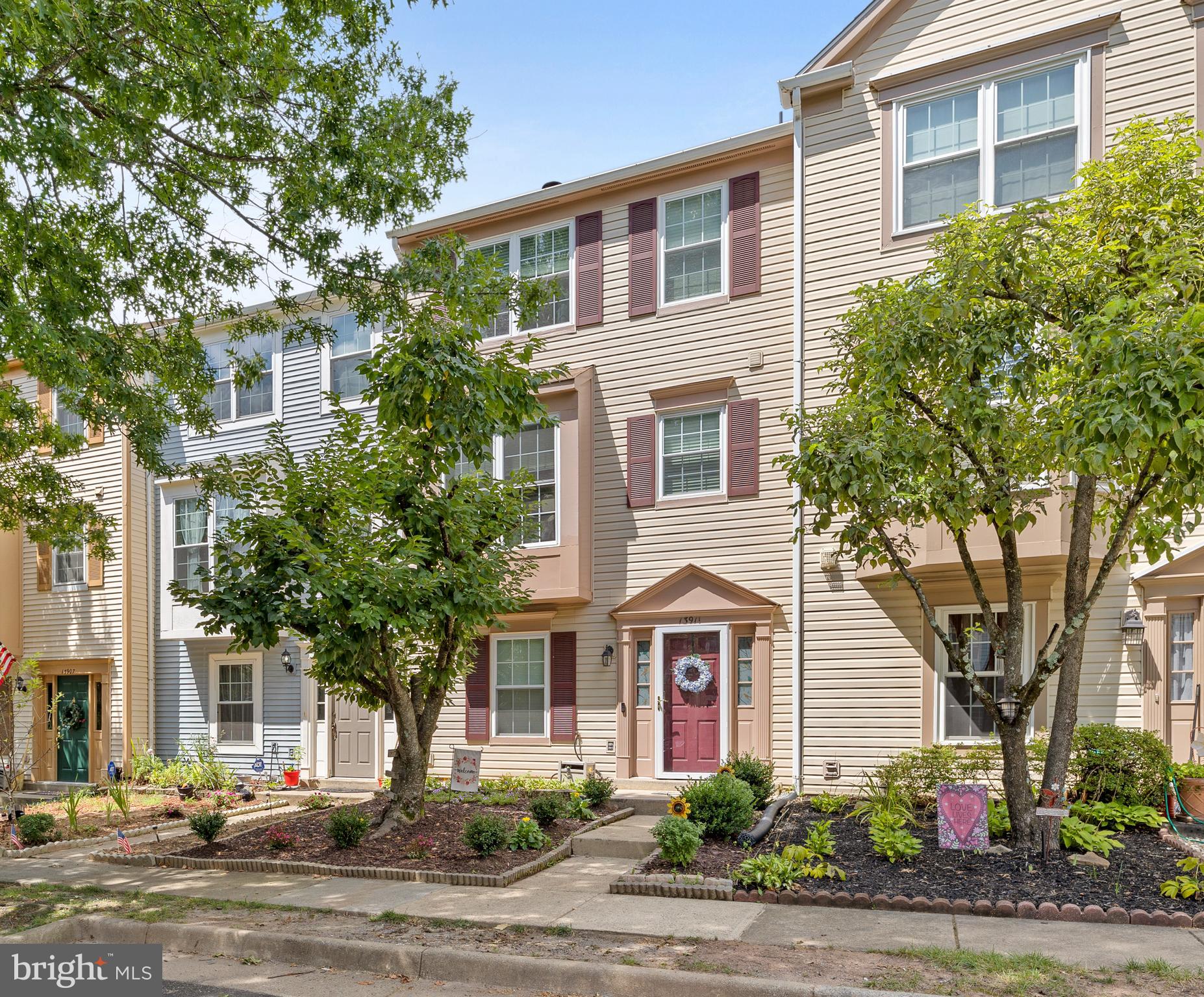 SINGLETONS GROVE - Residential Lease