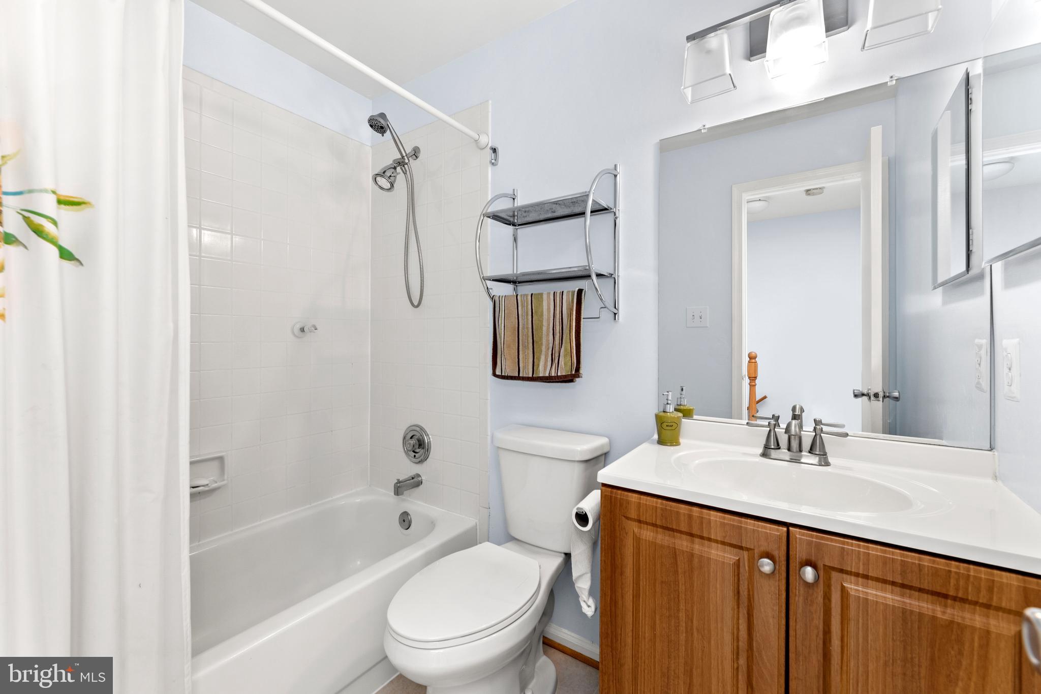 SINGLETONS GROVE - Residential Lease