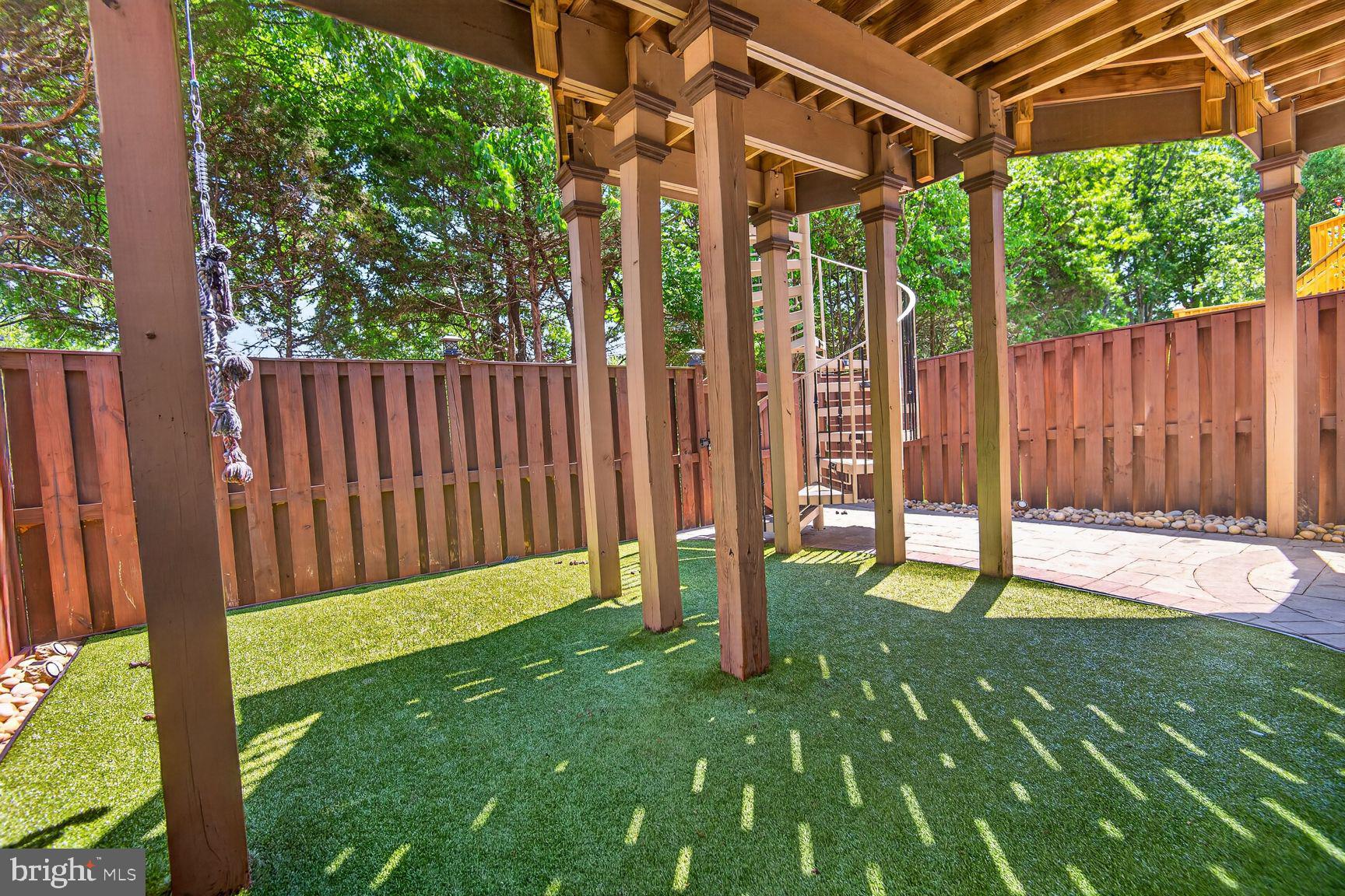 SOUTH RIDING - Residential