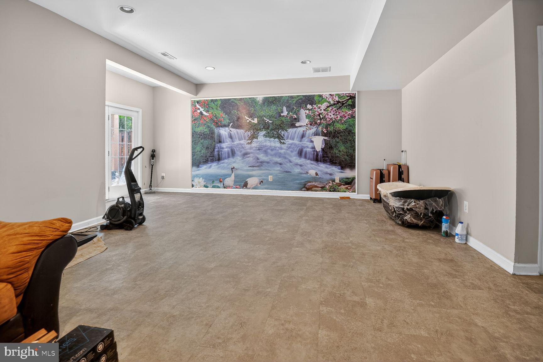 SOUTH RIDING - Residential