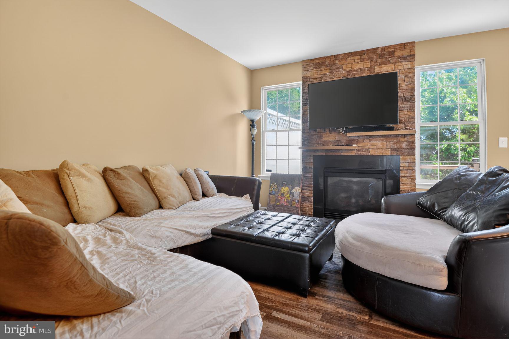 SOUTH RIDING - Residential