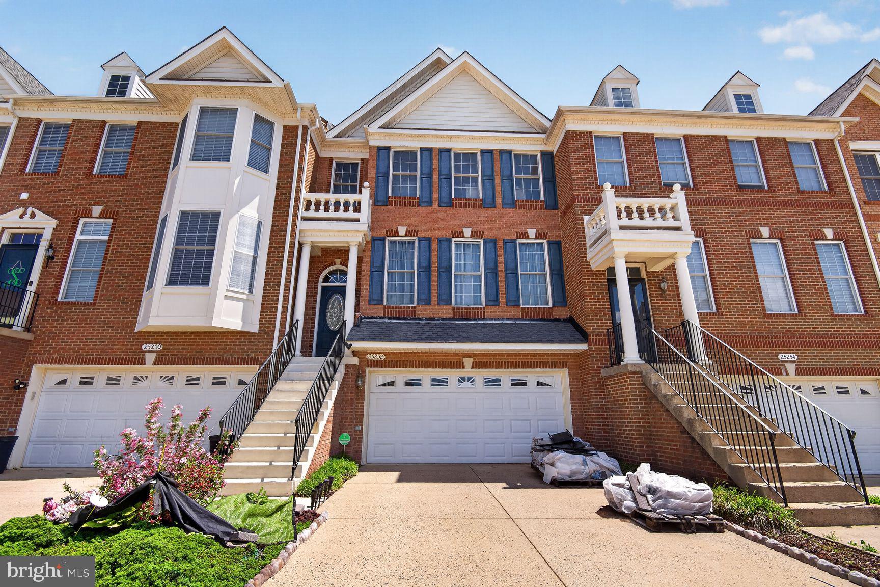 SOUTH RIDING - Residential