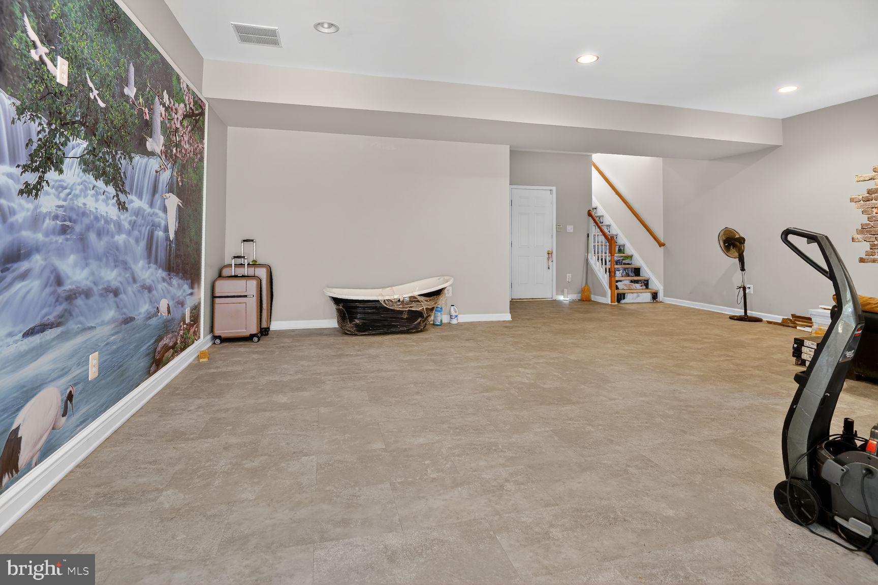 SOUTH RIDING - Residential