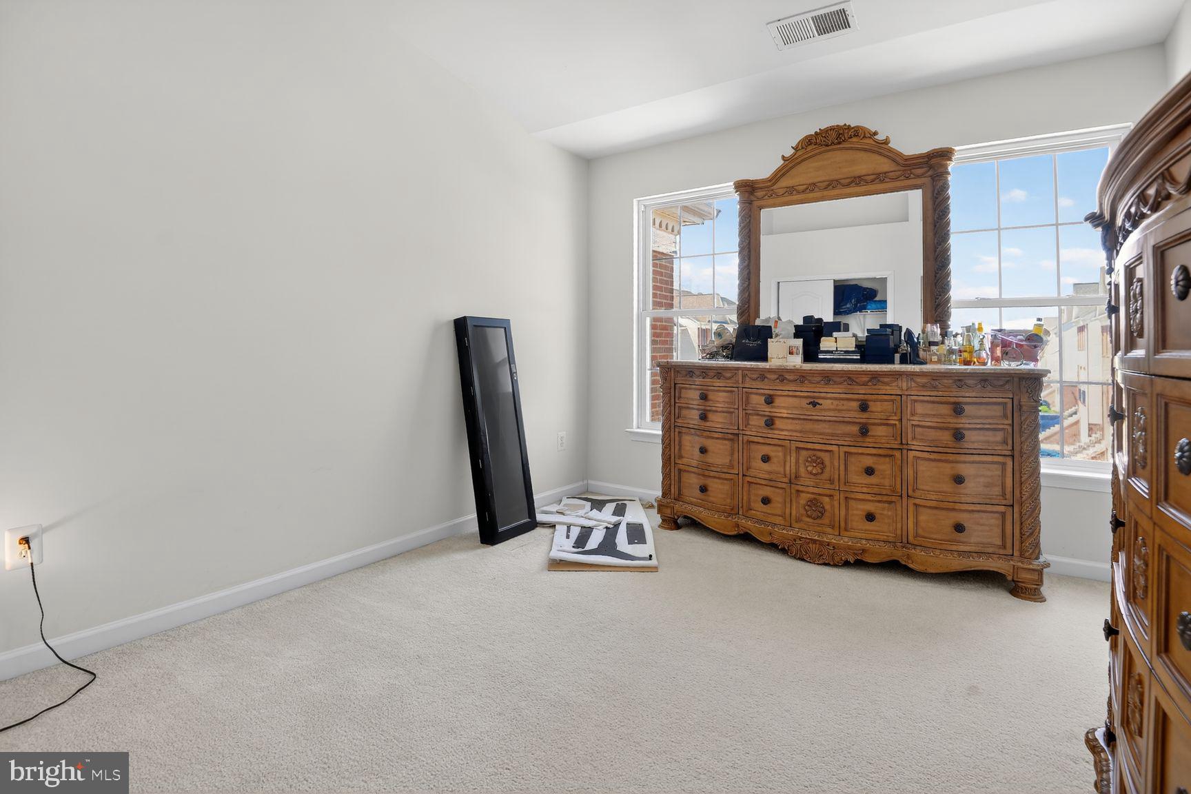 SOUTH RIDING - Residential