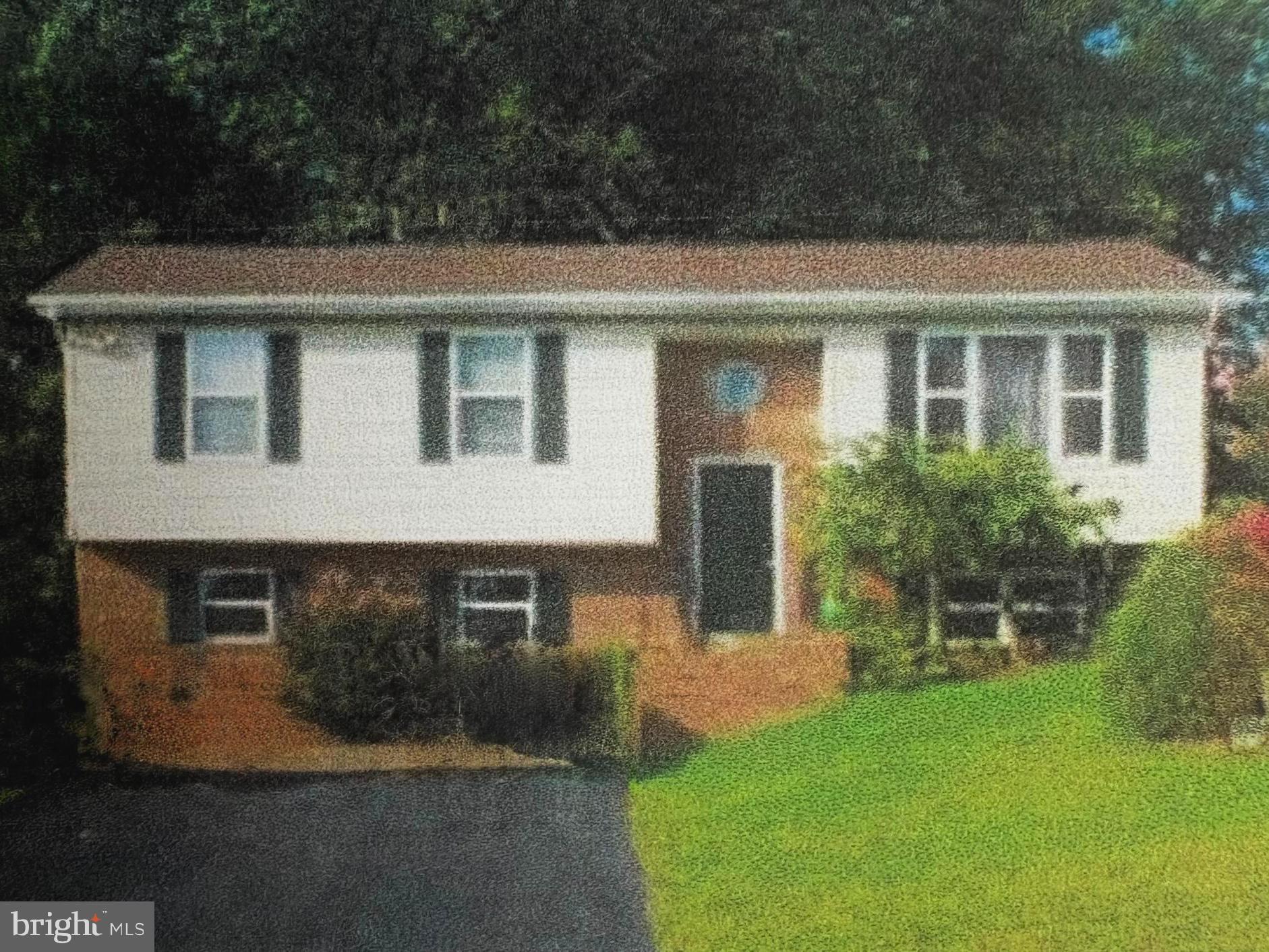 *** This house is selling "AS IS"- Price reflects the TLC needed *** Great Buy !! On the Market !!! **  Hardwood floors, fully equipped kitchen ** Dining off the kitchen ** 3 FULL baths **
Basement has recently been updated and painted * New flooring *-- 2 years young 
Laundry room and open Rec Room