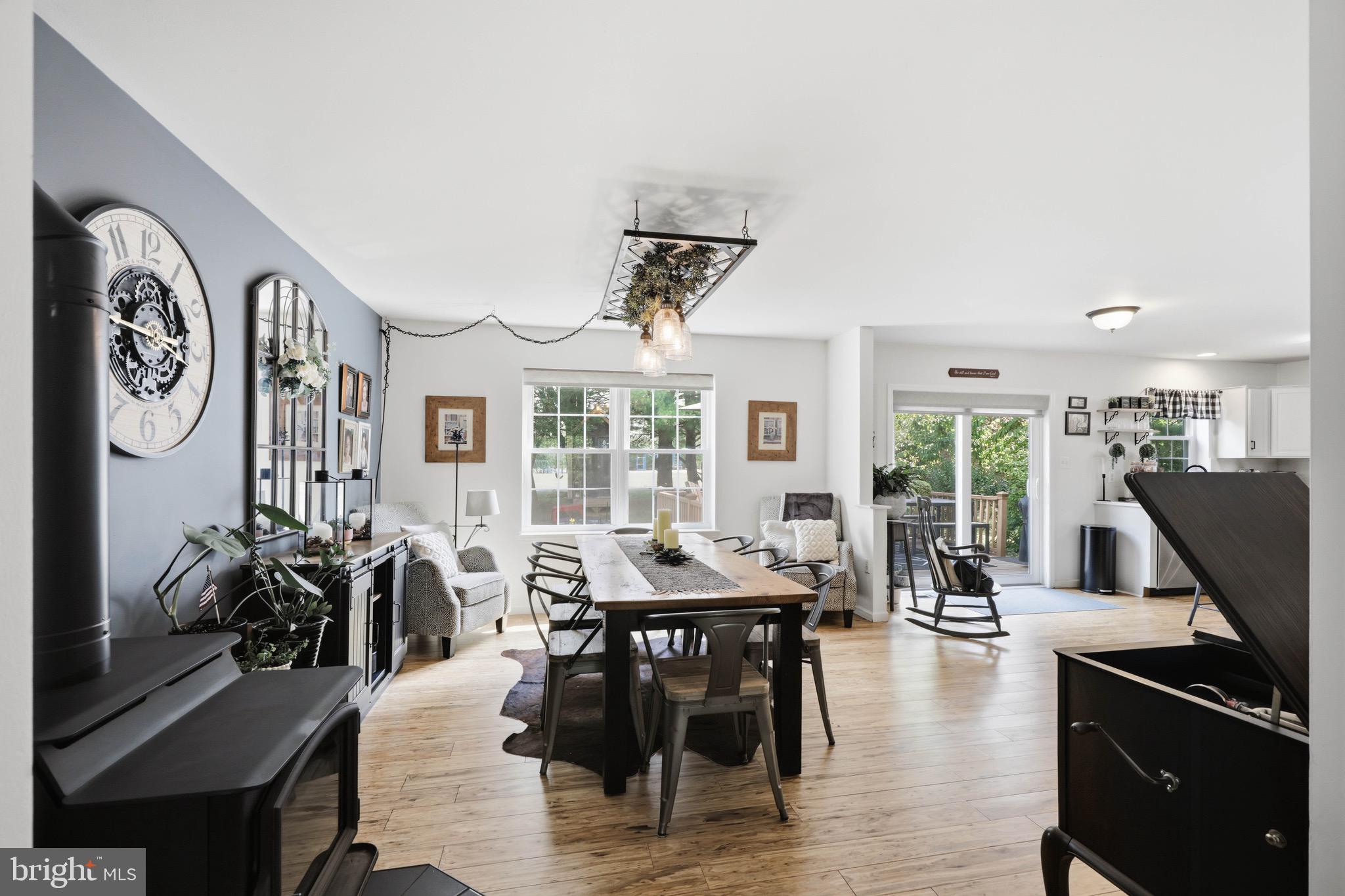 NEWPORT SQUARE - Residential