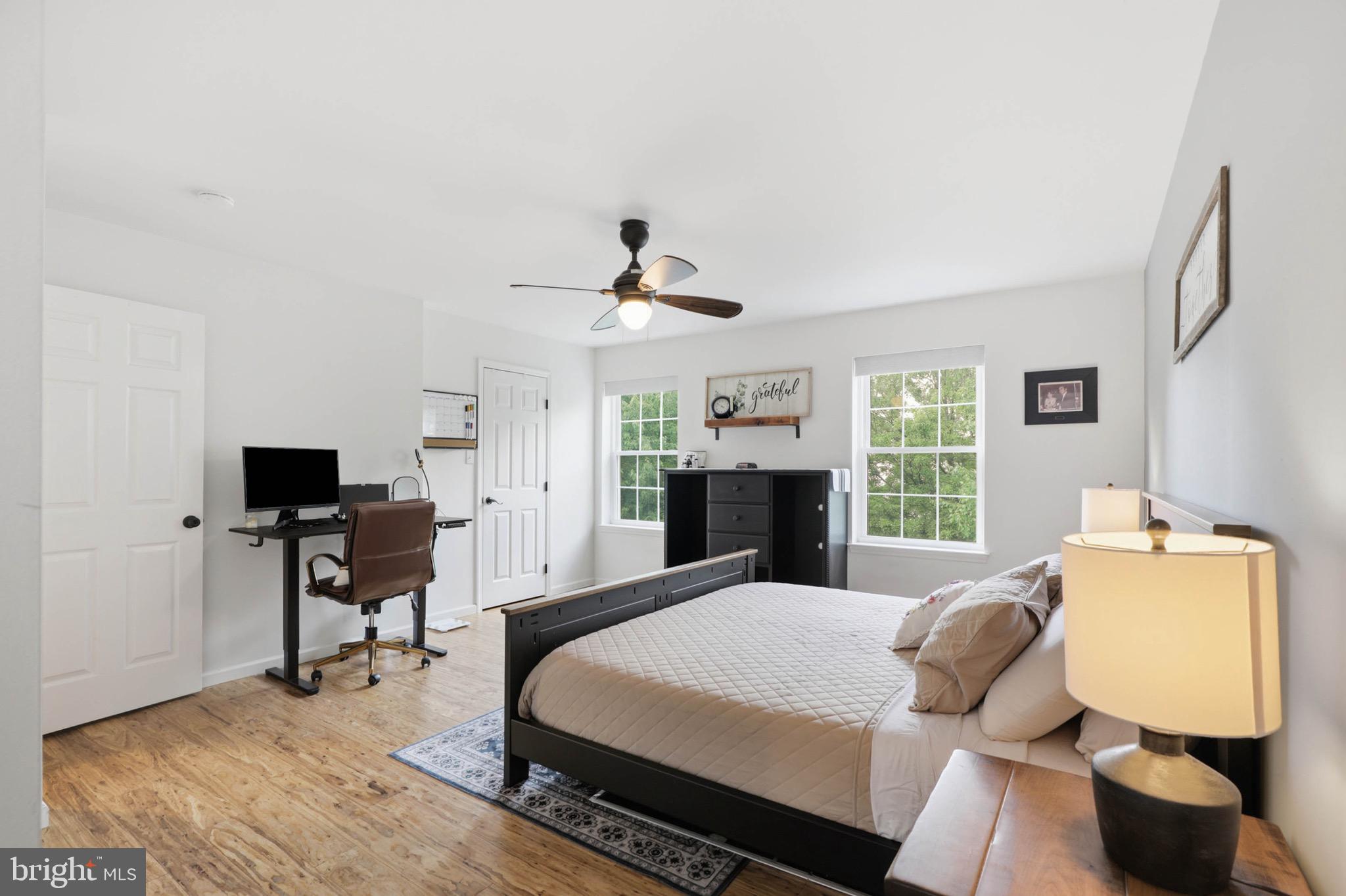 NEWPORT SQUARE - Residential