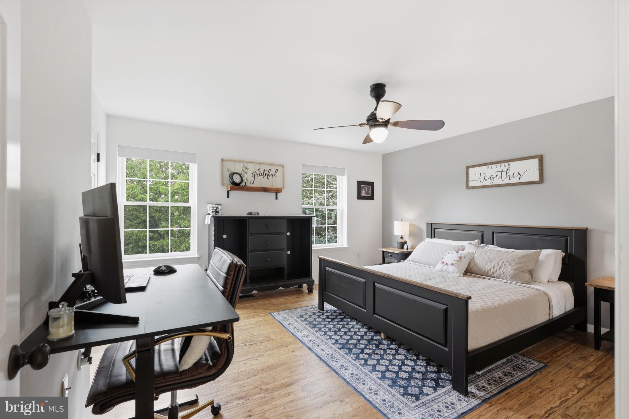 NEWPORT SQUARE - Residential