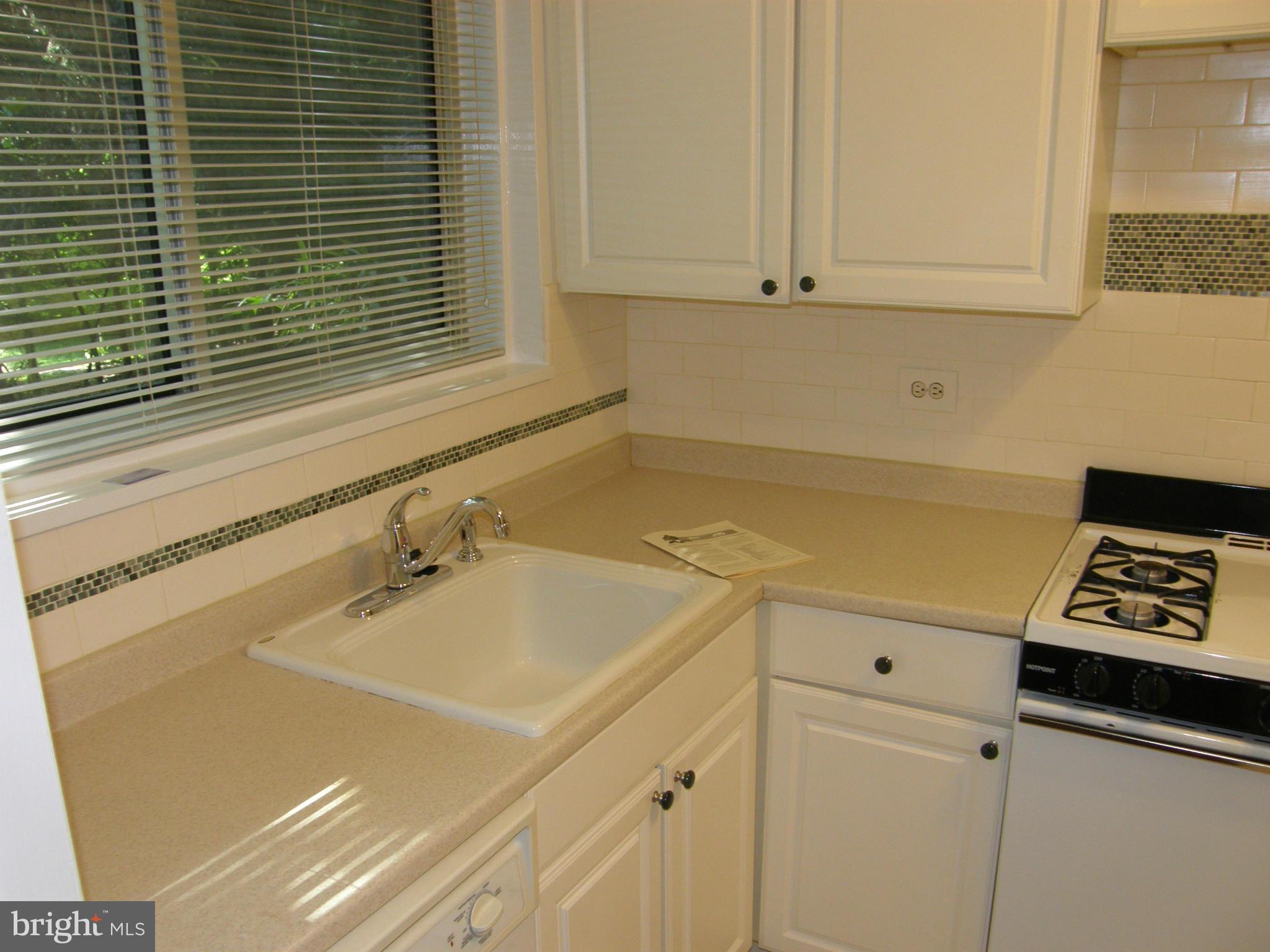 PARKSIDE CONDOMINIUMS - Residential Lease