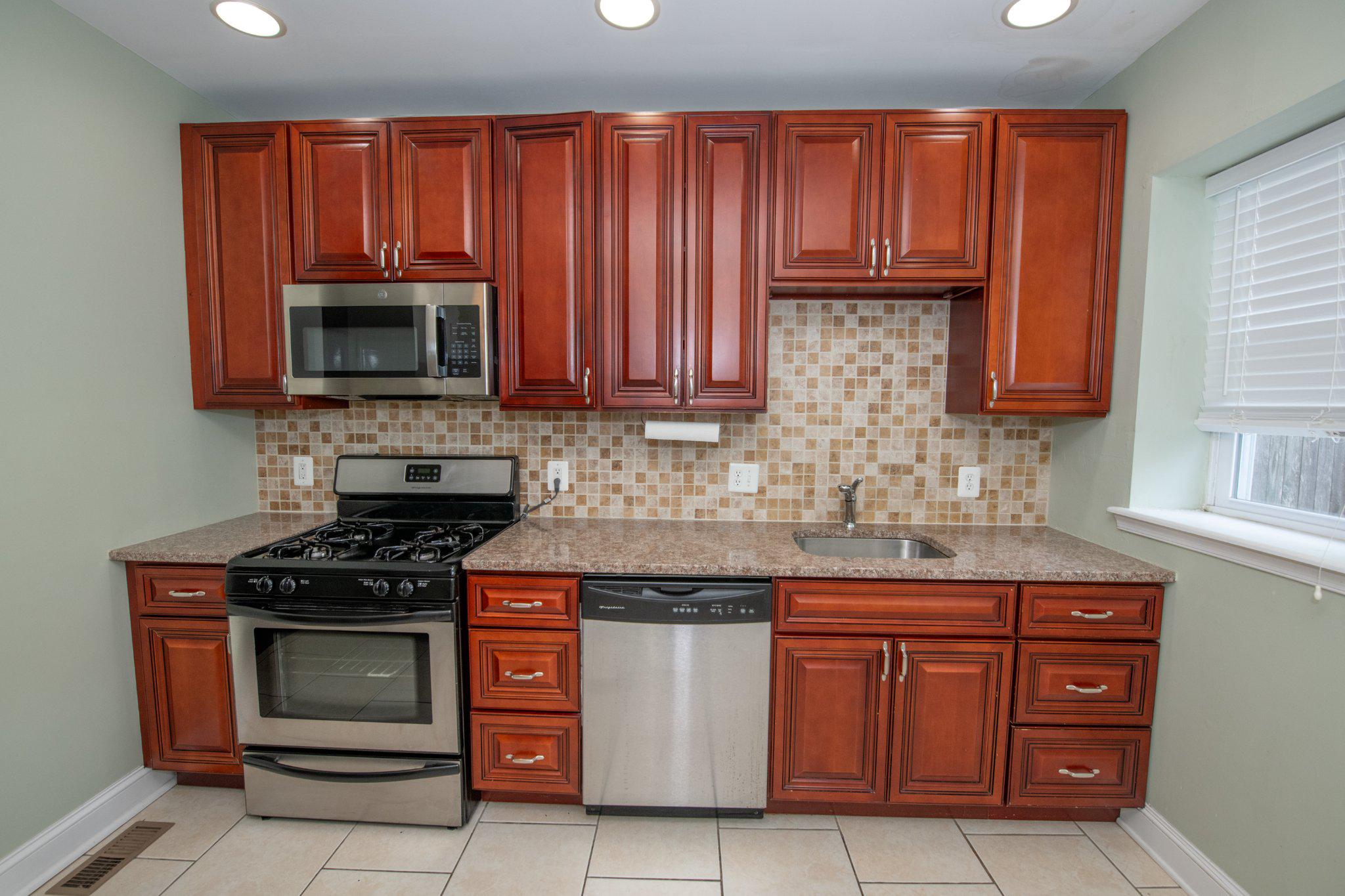 EAST FALLS - Residential
