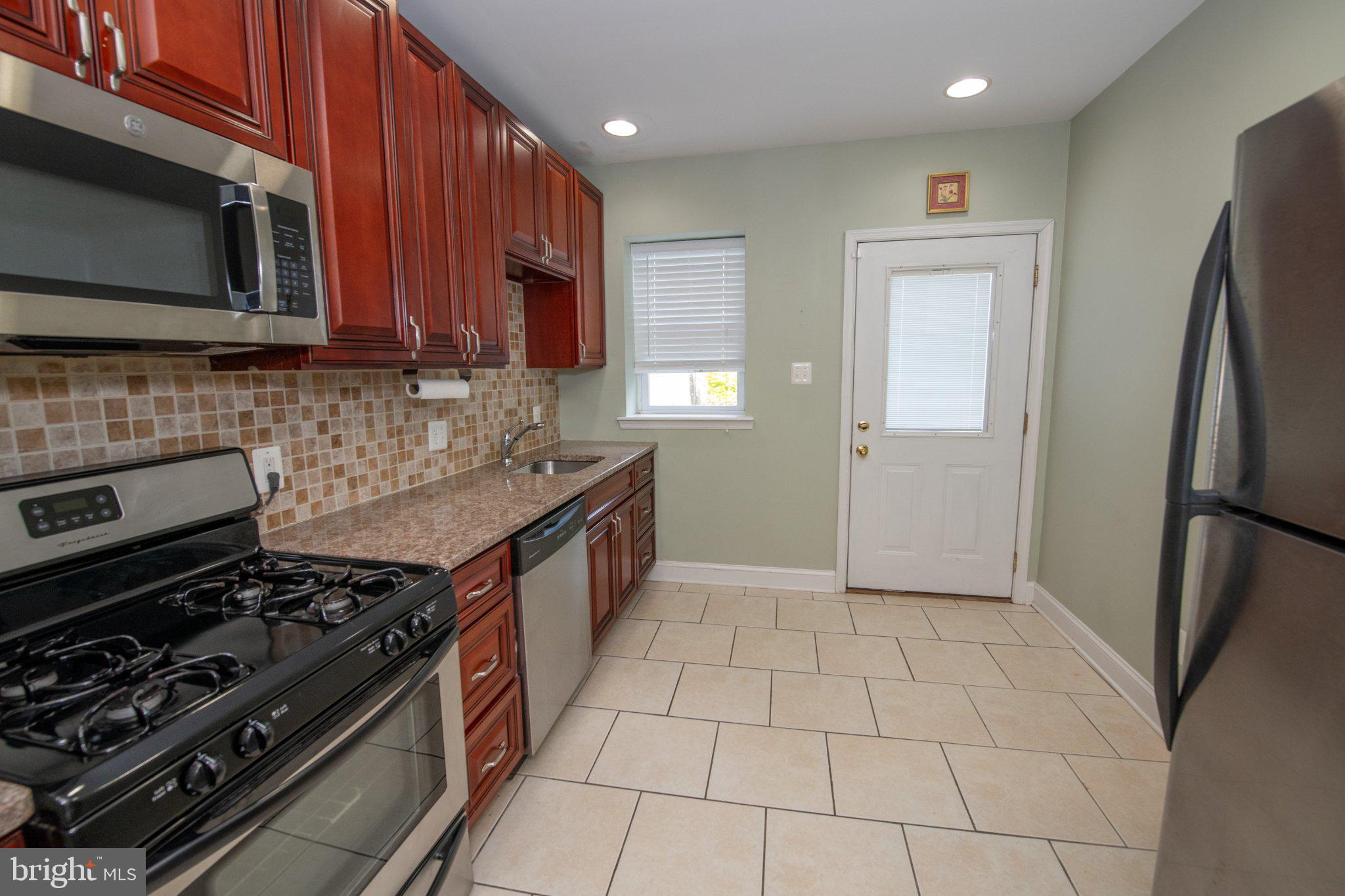 EAST FALLS - Residential