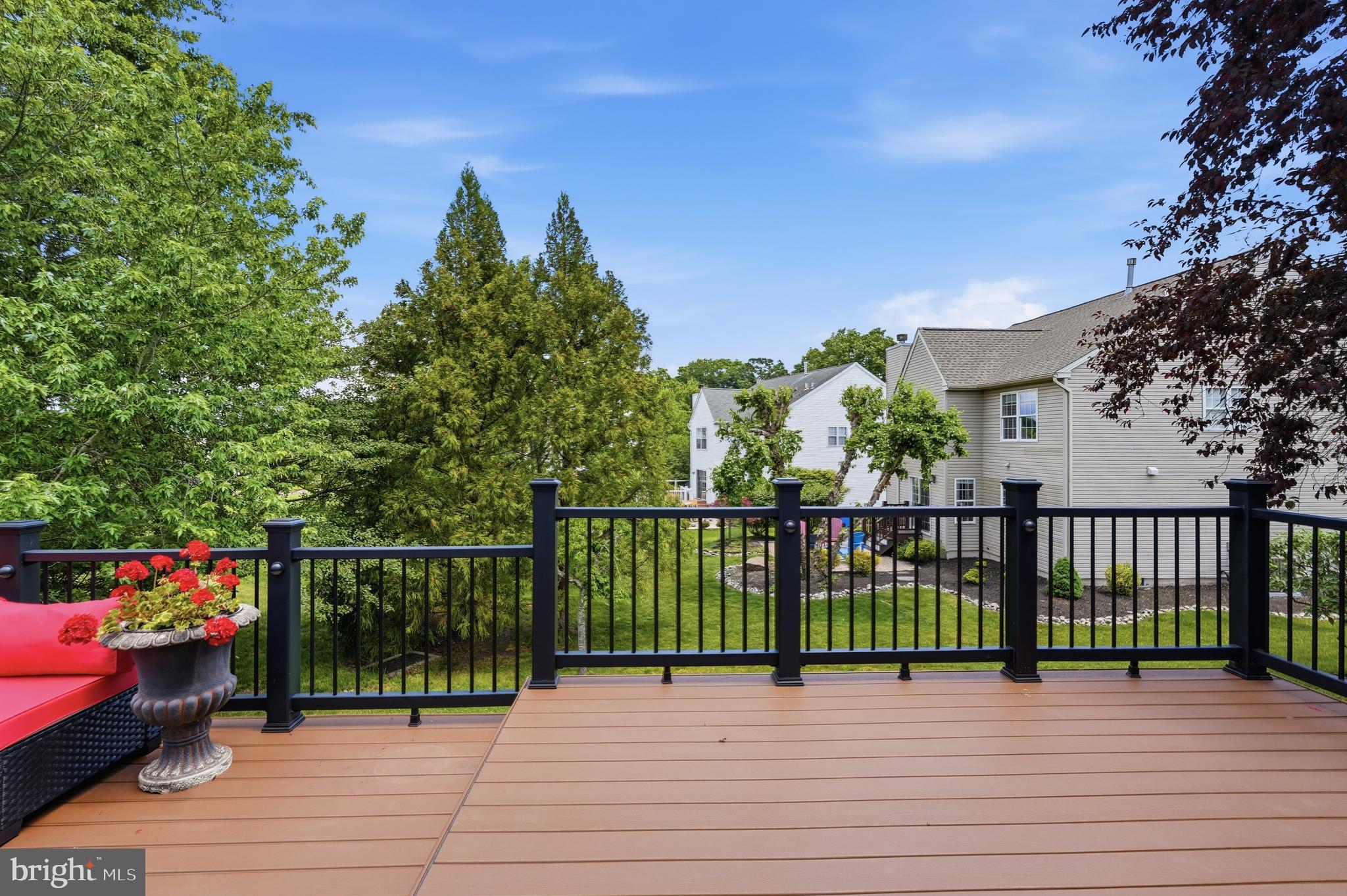 RIVERWOODS - Residential