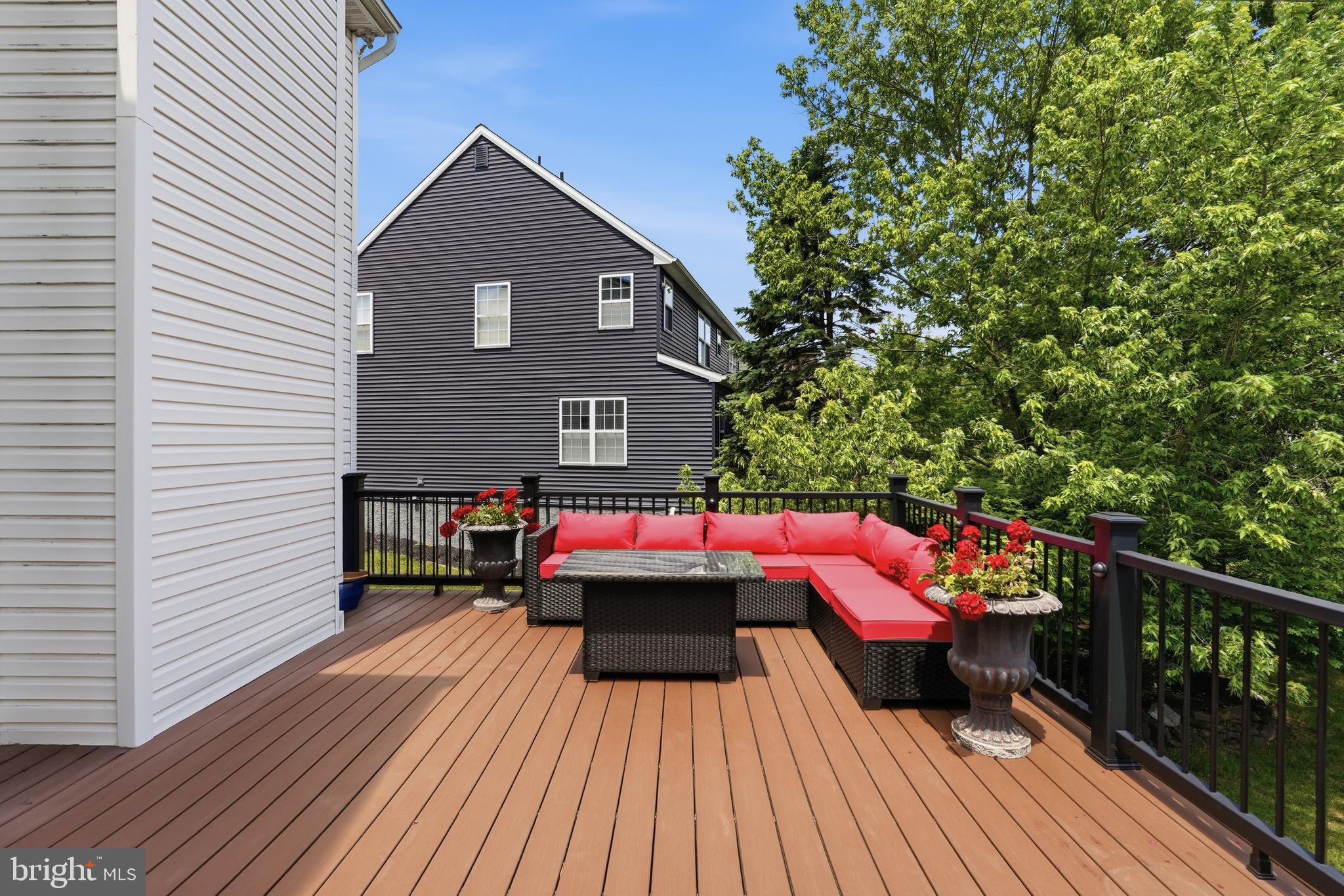 RIVERWOODS - Residential