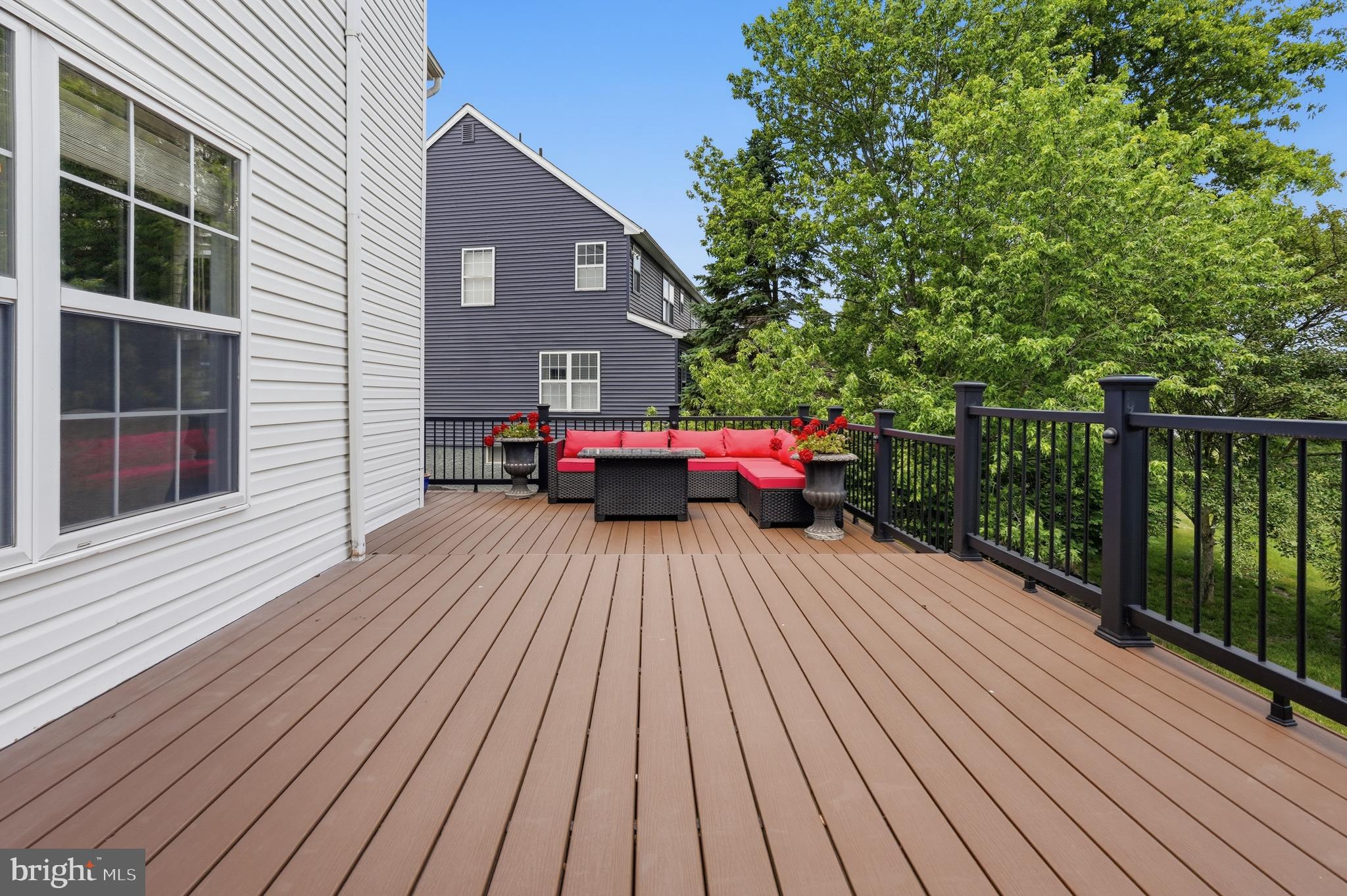 RIVERWOODS - Residential
