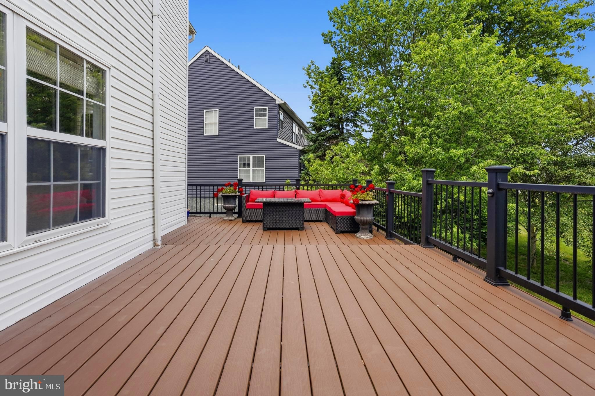 RIVERWOODS - Residential