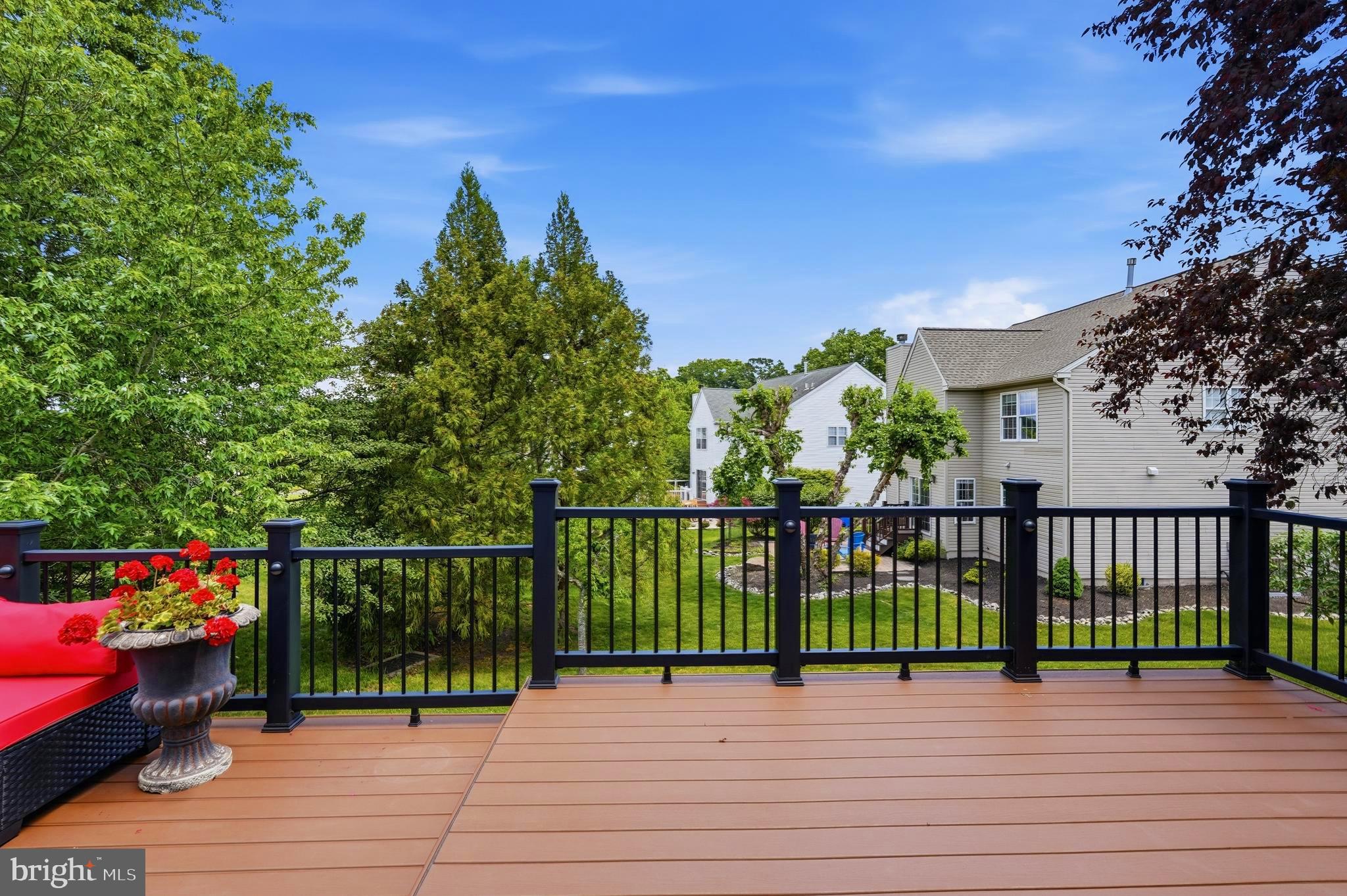 RIVERWOODS - Residential
