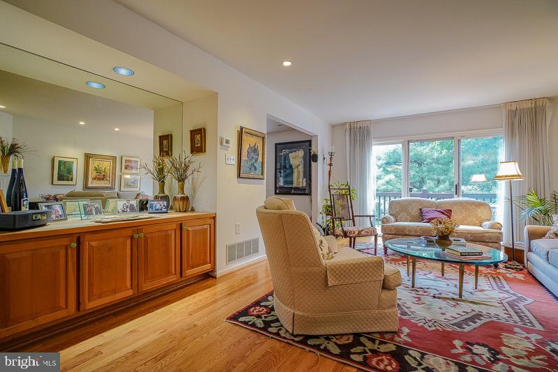 BREYER WOODS - Residential