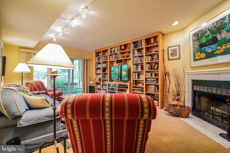 BREYER WOODS - Residential