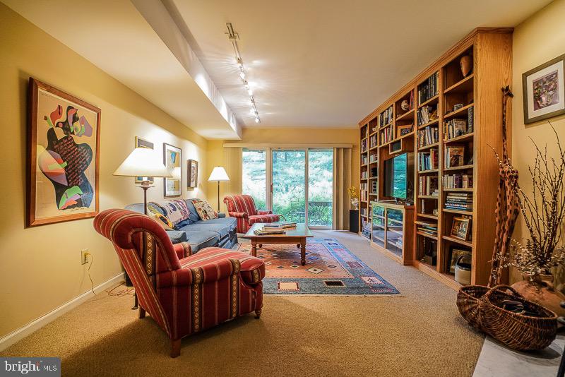 BREYER WOODS - Residential