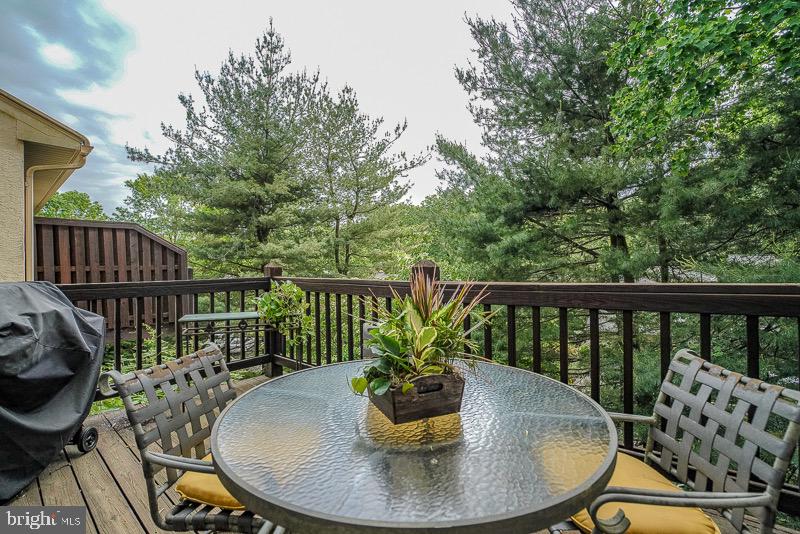 BREYER WOODS - Residential