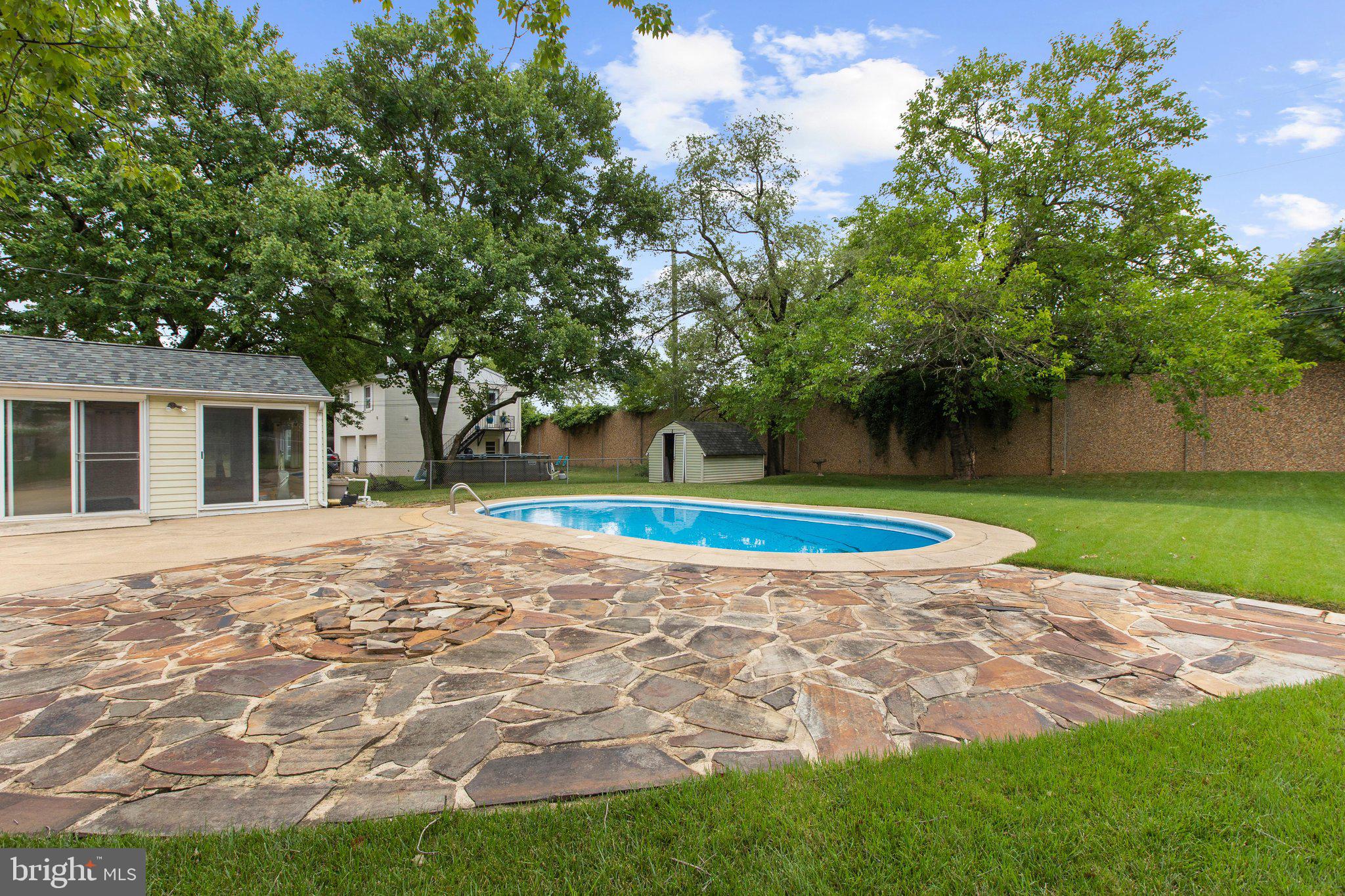 ARUNDEL HILLS - Residential