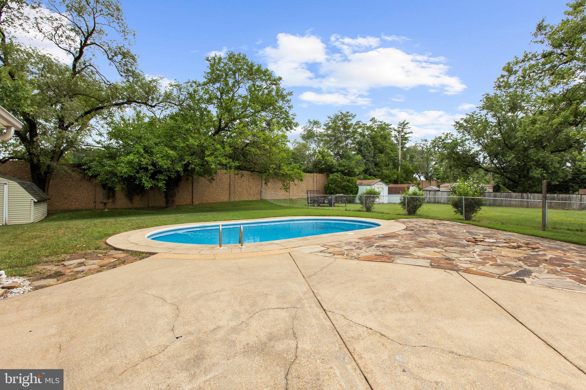 ARUNDEL HILLS - Residential