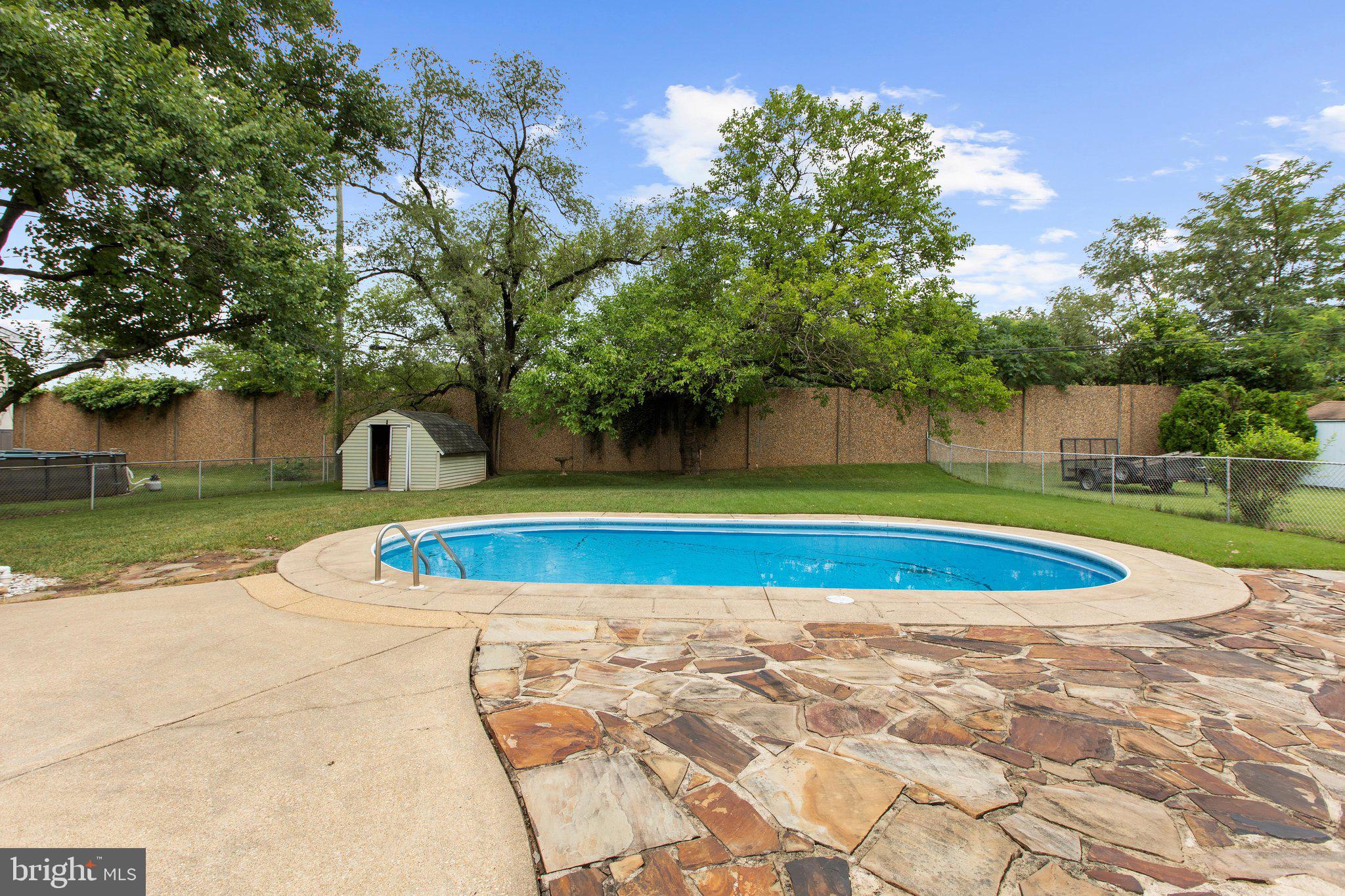 ARUNDEL HILLS - Residential
