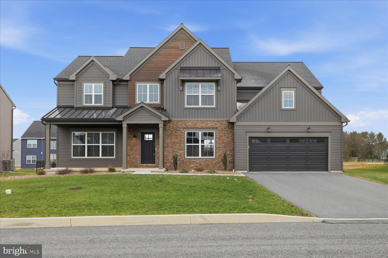 SUMMER LAYNE - Residential