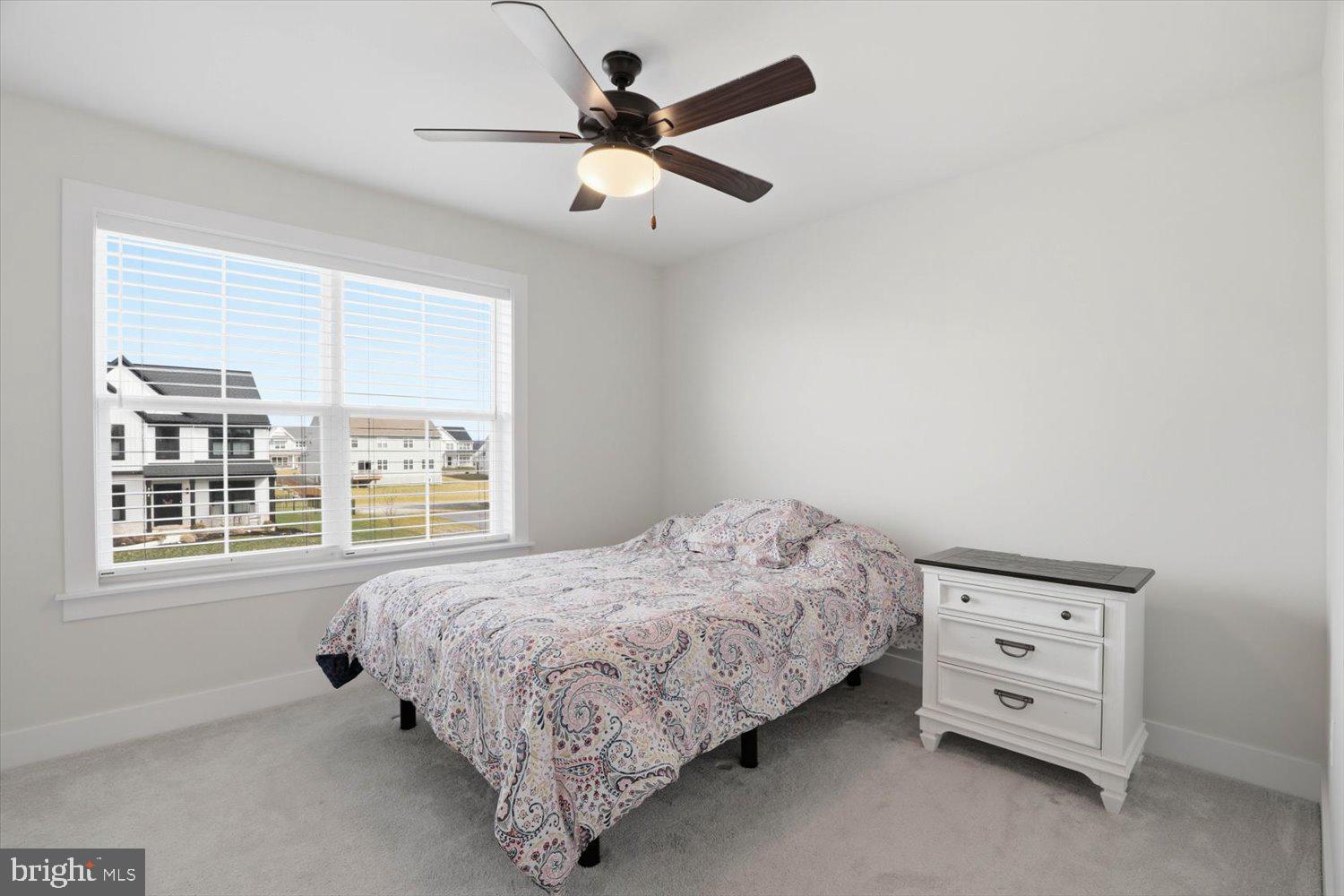 SUMMER LAYNE - Residential