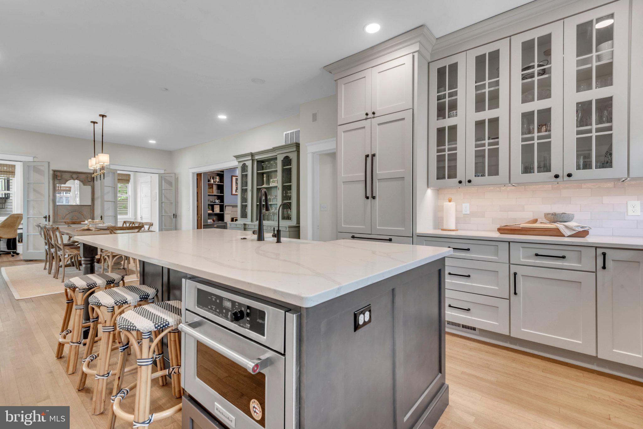 MURRAY HILL - Residential