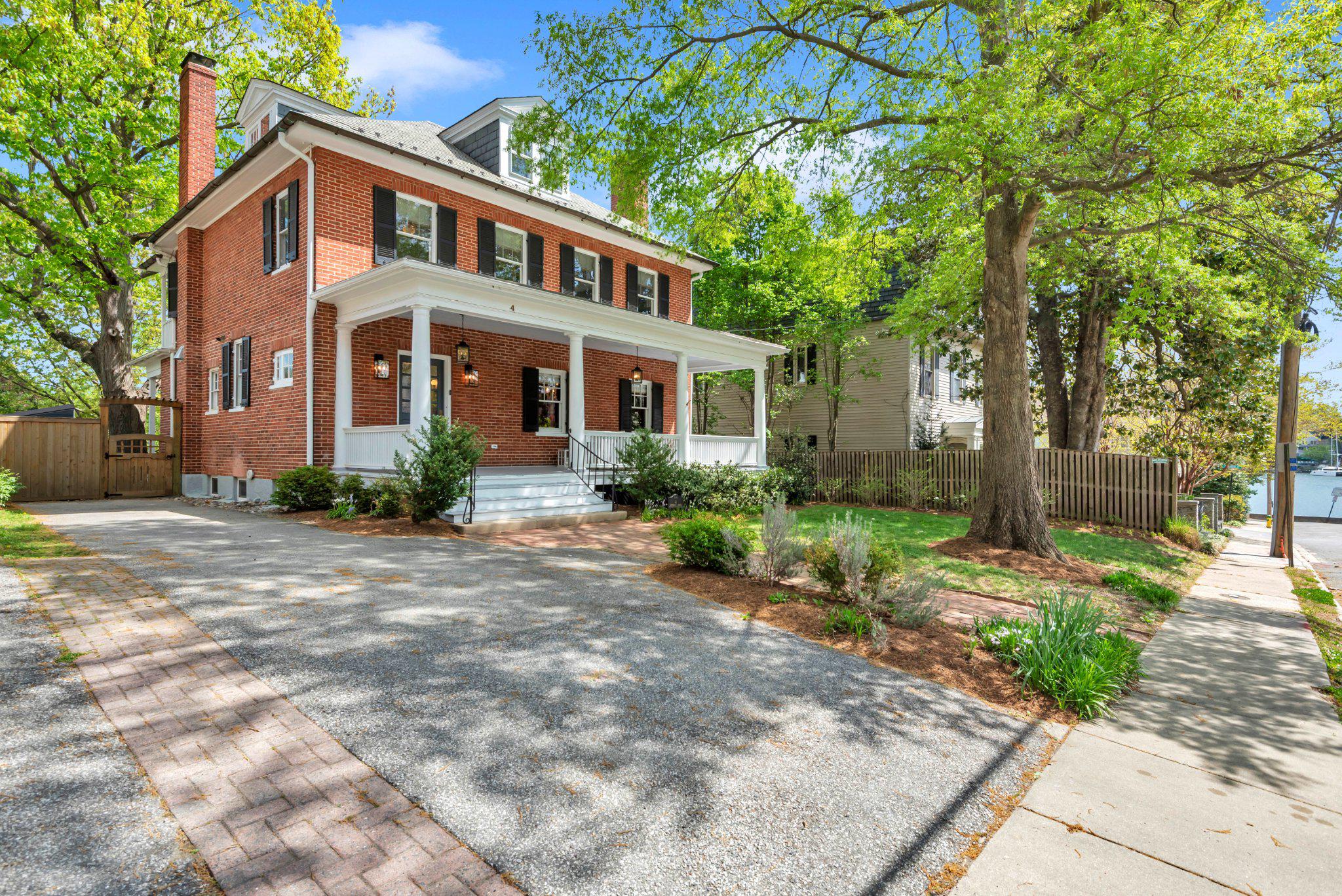 MURRAY HILL - Residential