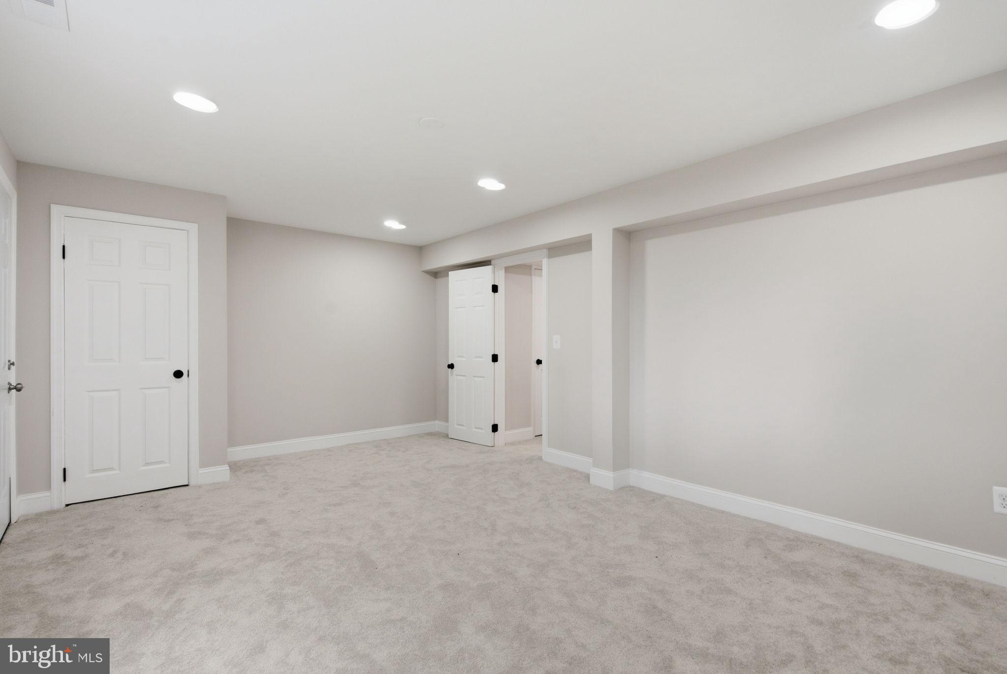 DAMASCUS MANOR - Residential