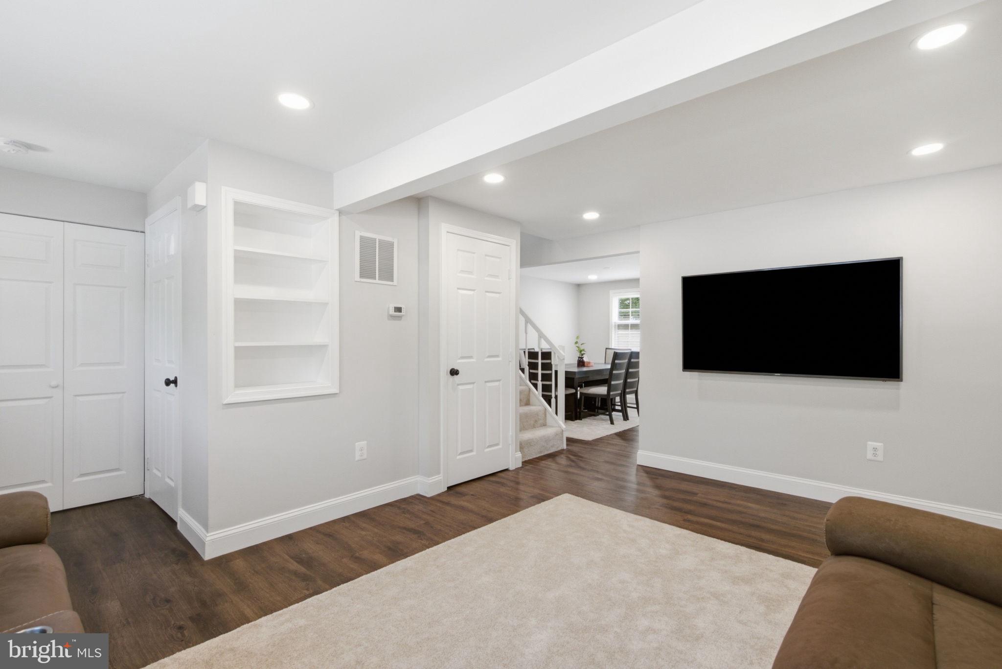 DAMASCUS MANOR - Residential