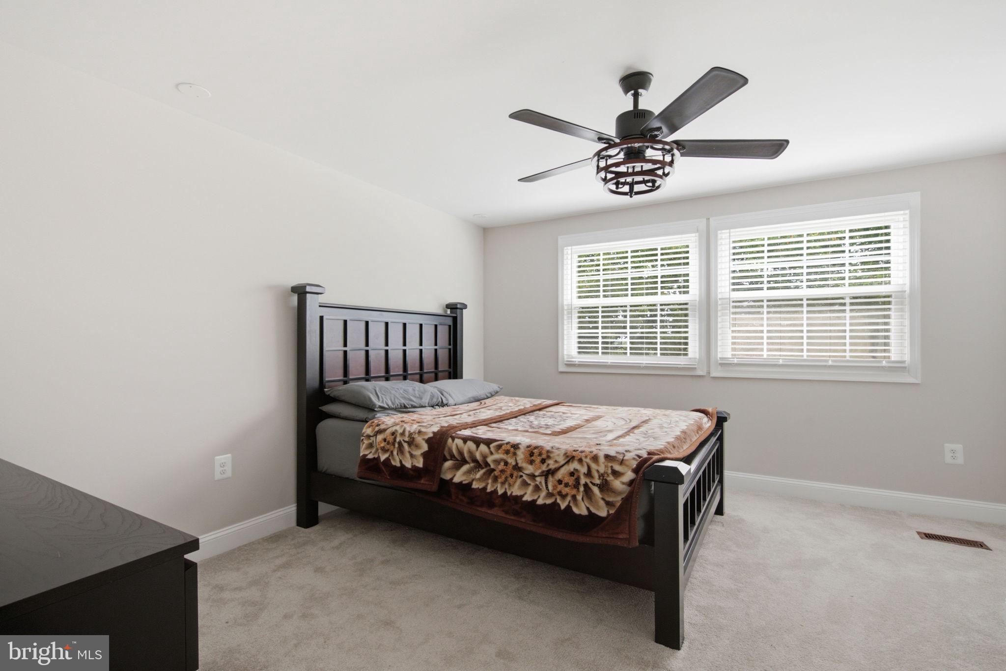 DAMASCUS MANOR - Residential