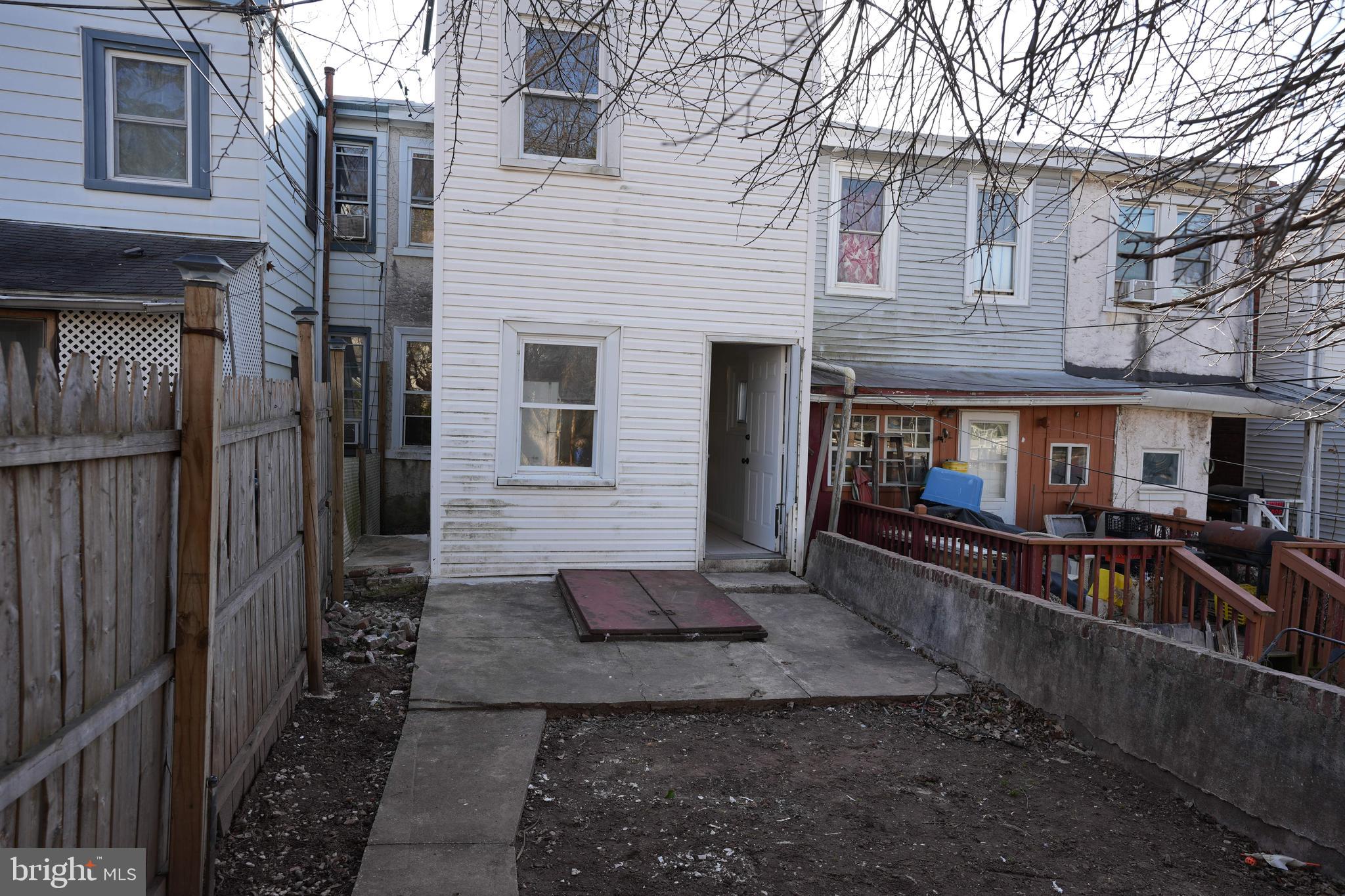 NORRISTOWN - Residential