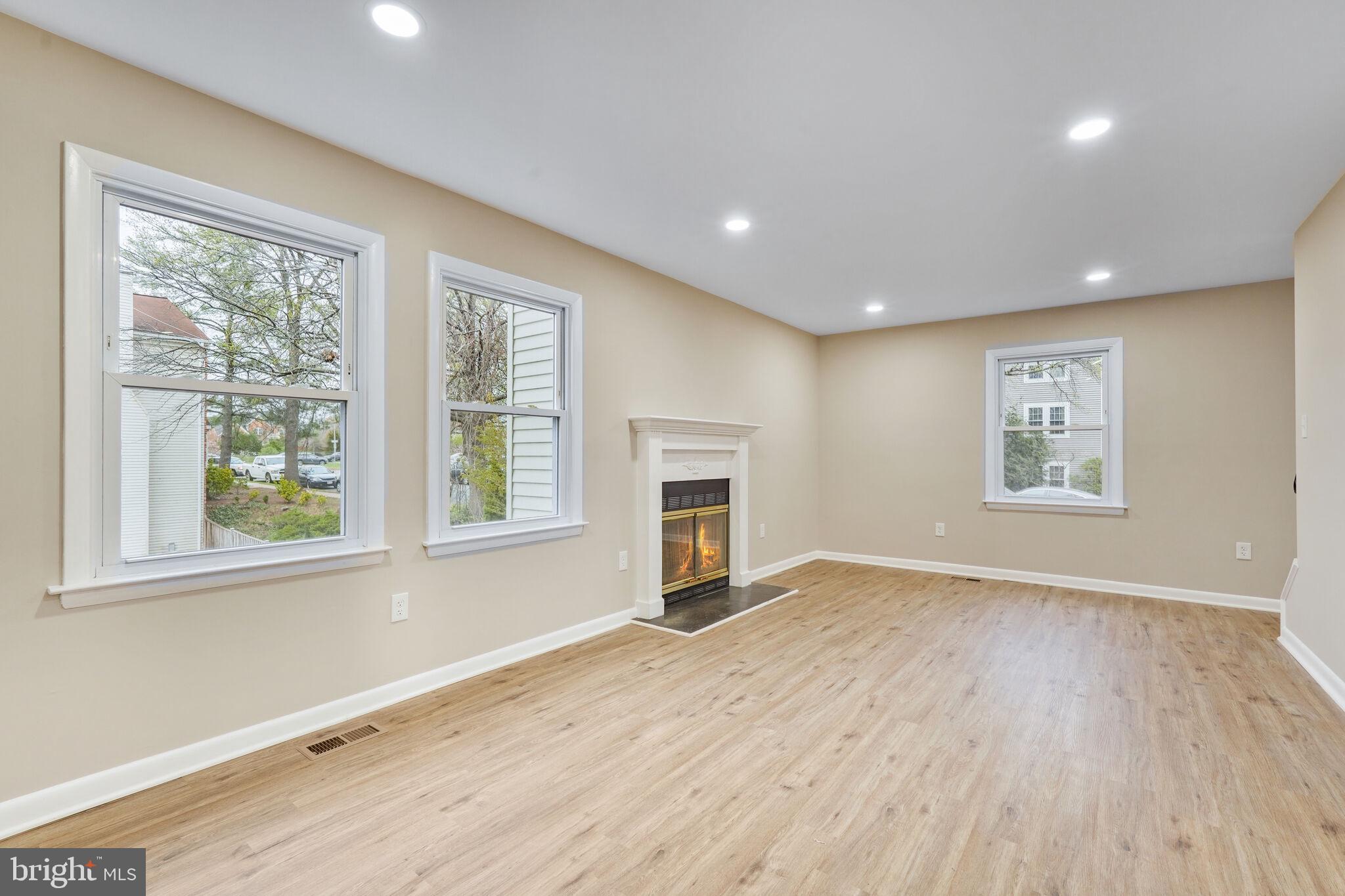 TOWNES OF GREENBRIAR - Residential