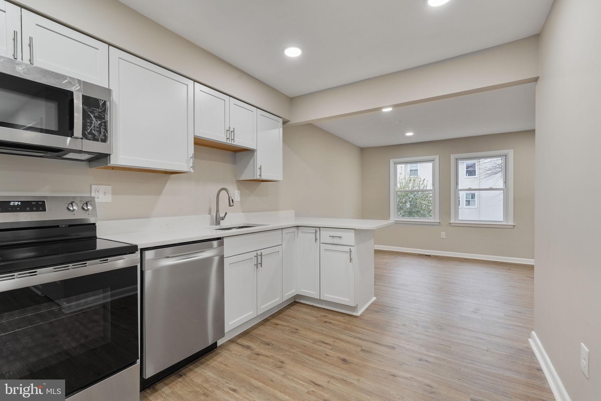 TOWNES OF GREENBRIAR - Residential