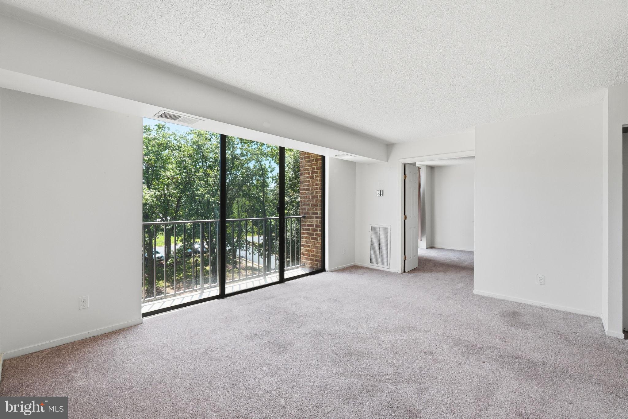 IDYLWOOD TOWERS - Residential