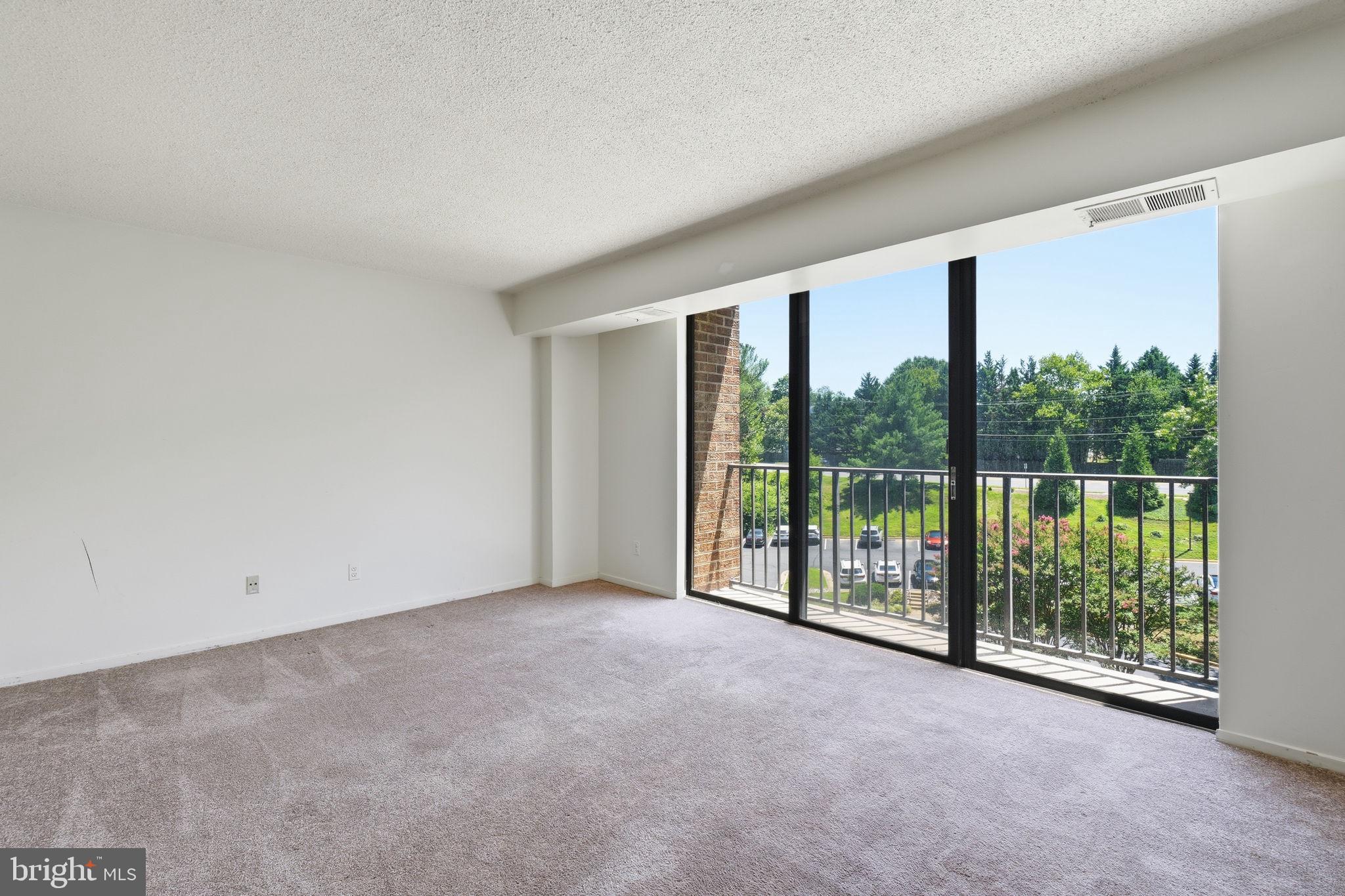IDYLWOOD TOWERS - Residential