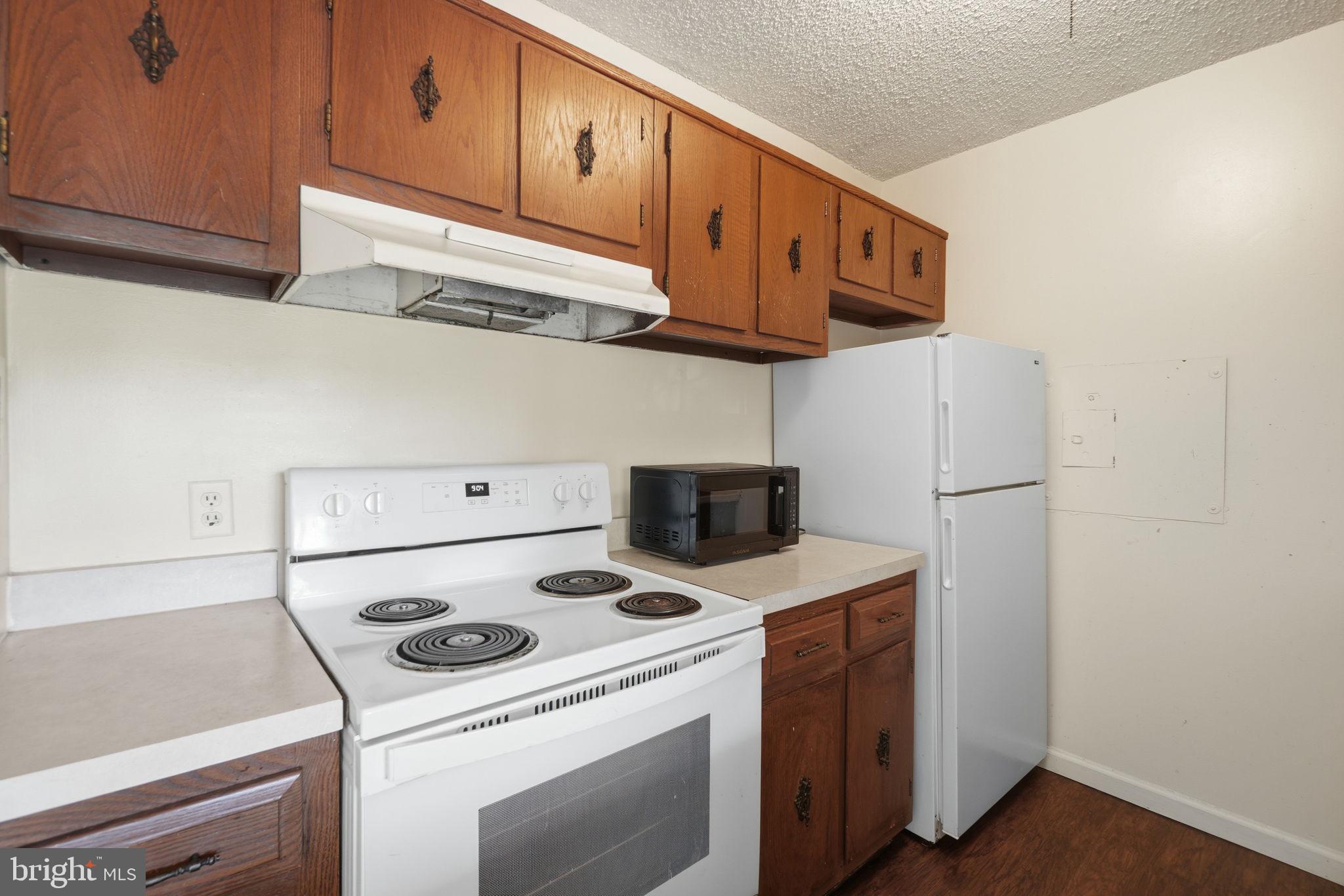 IDYLWOOD TOWERS - Residential