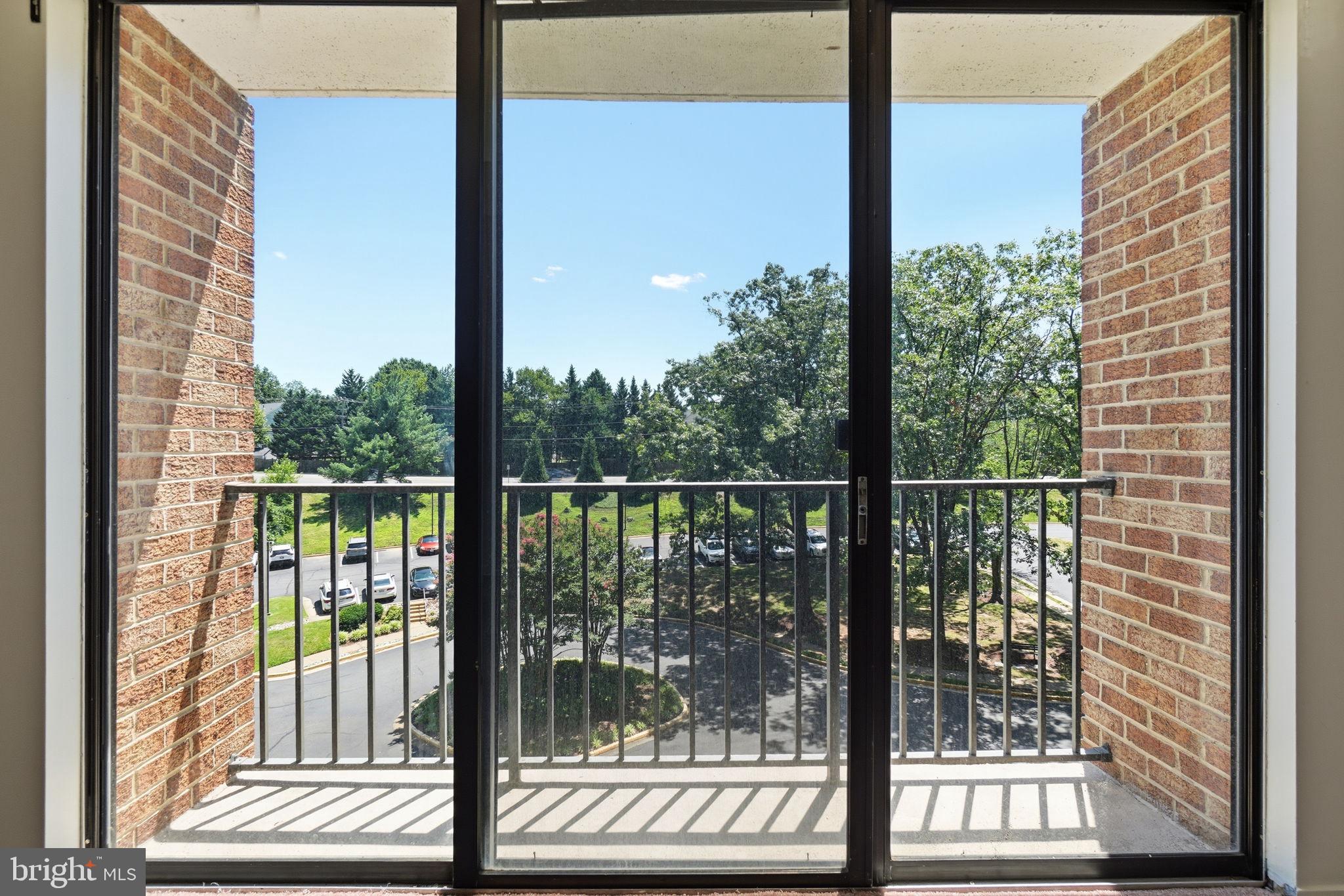 IDYLWOOD TOWERS - Residential