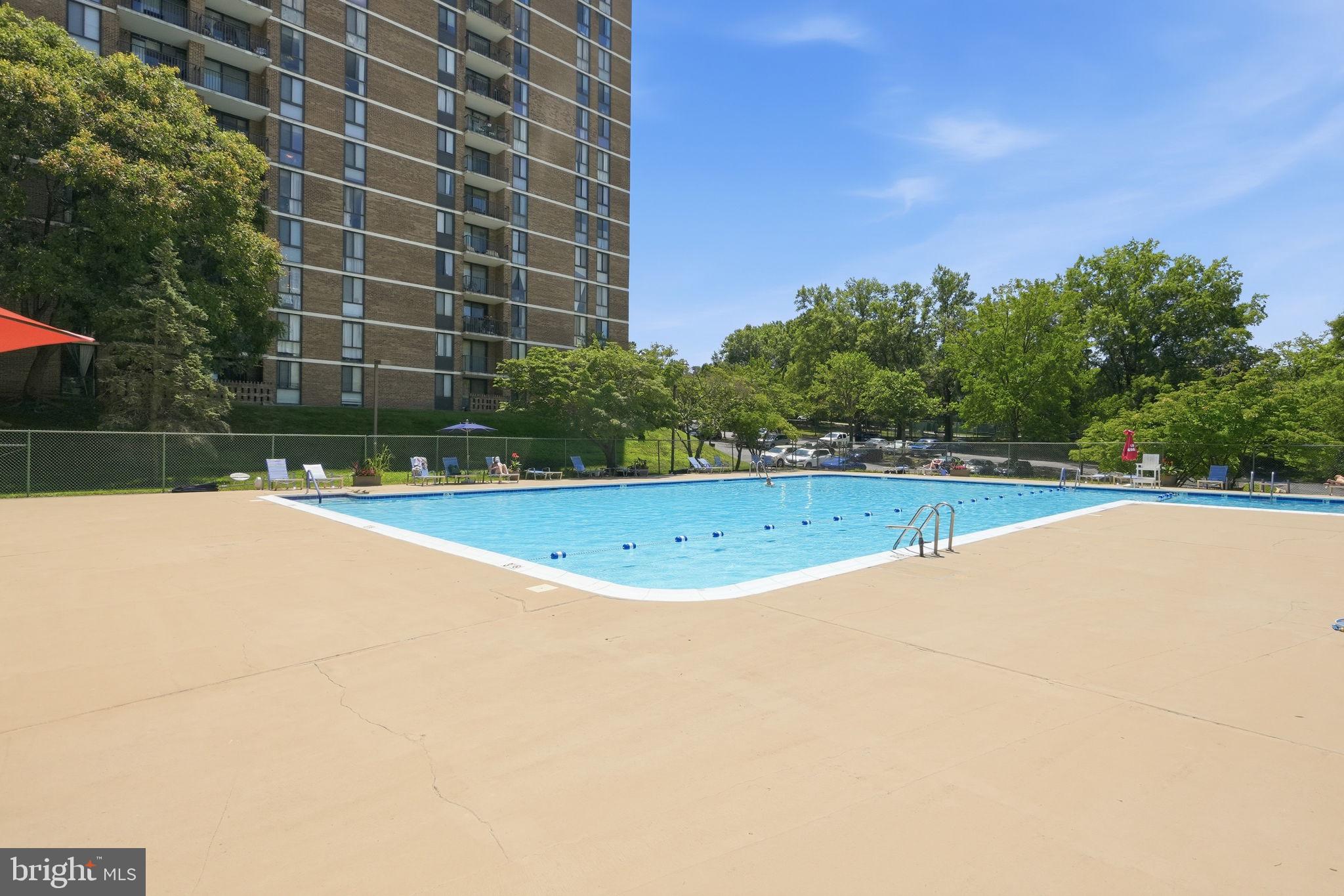 IDYLWOOD TOWERS - Residential
