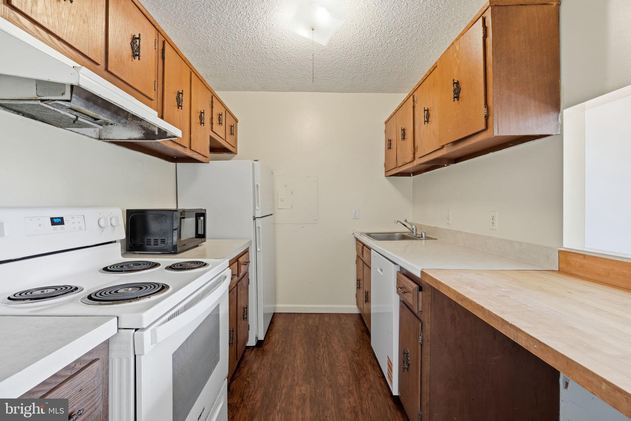 IDYLWOOD TOWERS - Residential